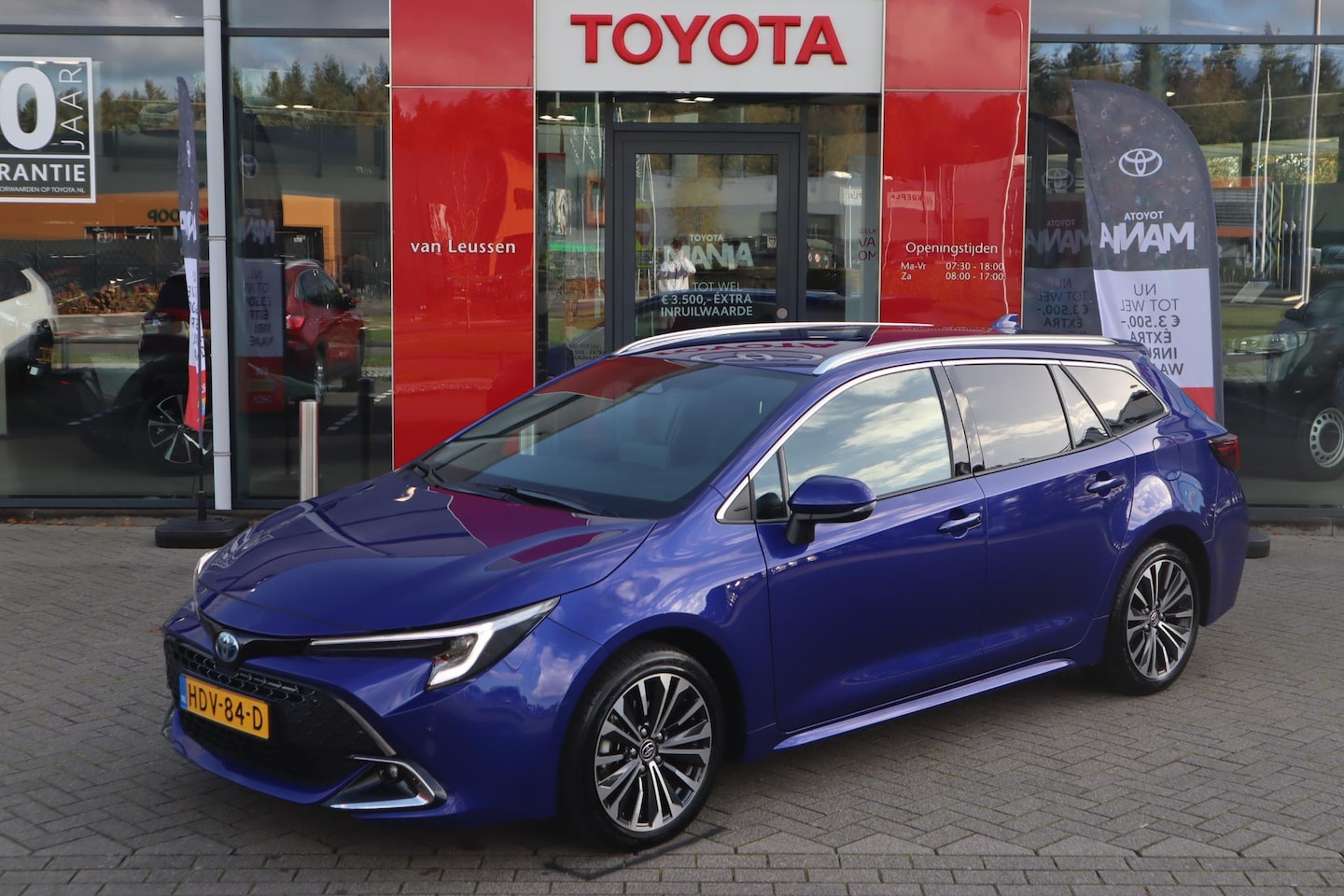 Toyota Corolla Touring Sports - HYBRID 140 DYNAMIC 17"LM-VELGEN STOELVERWARMING LED PRIVACY-GLASS DRAADLOOS LADEN NL-AUTO - AutoWereld.nl