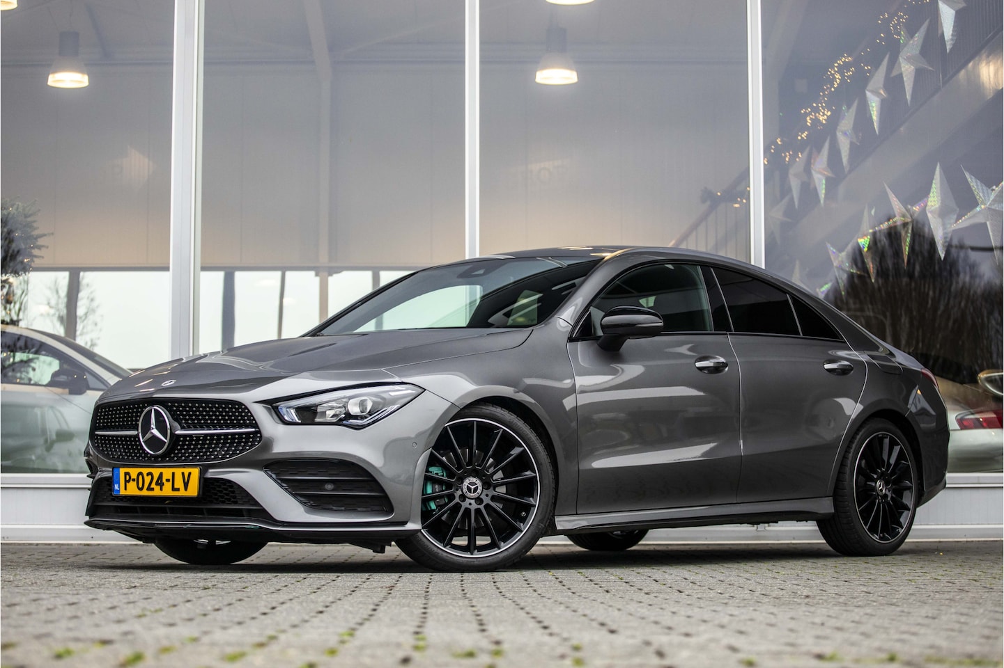Mercedes-Benz CLA-Klasse - 180 AMG Line | Pano | Camera | 19" - AutoWereld.nl