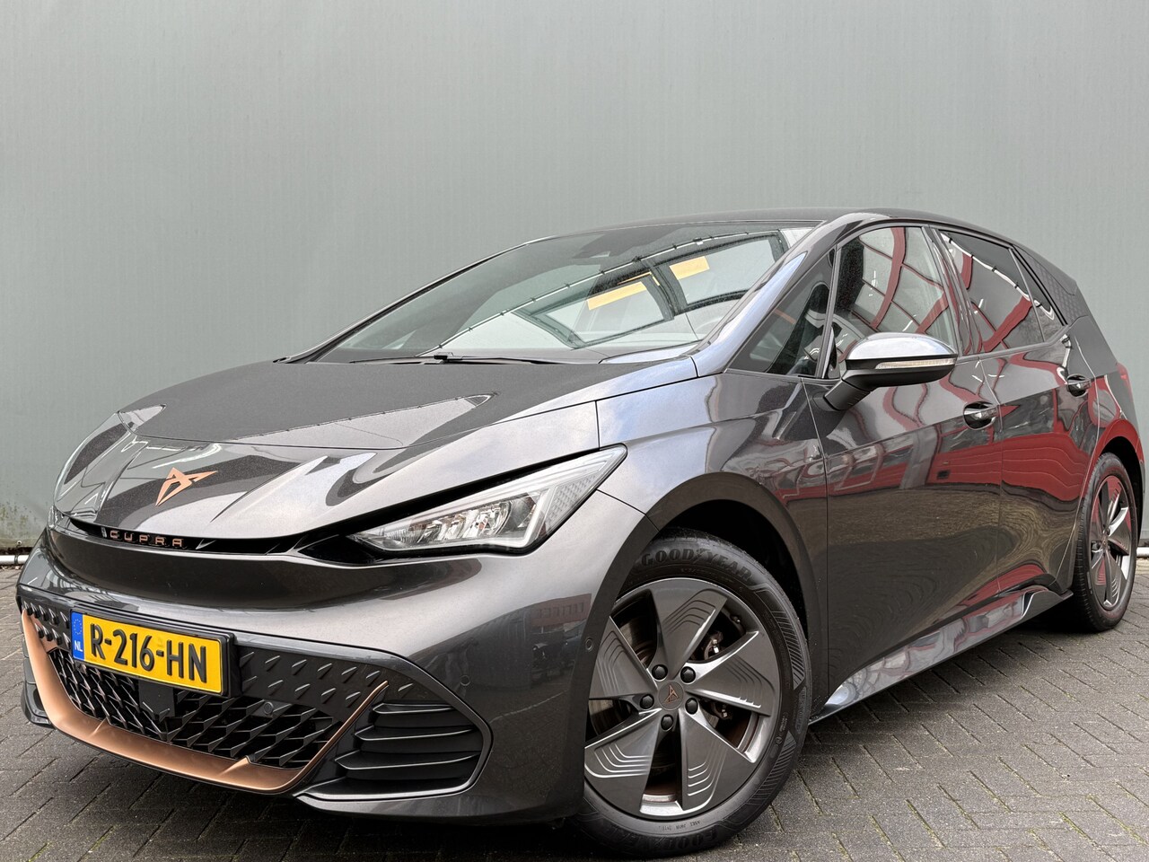 CUPRA Born - BWJ 2022 62 KWh Business Plus 204 PK FULL LED | CARPLAY + ANDROID | CAMERA | SPORTSTOELEN - AutoWereld.nl