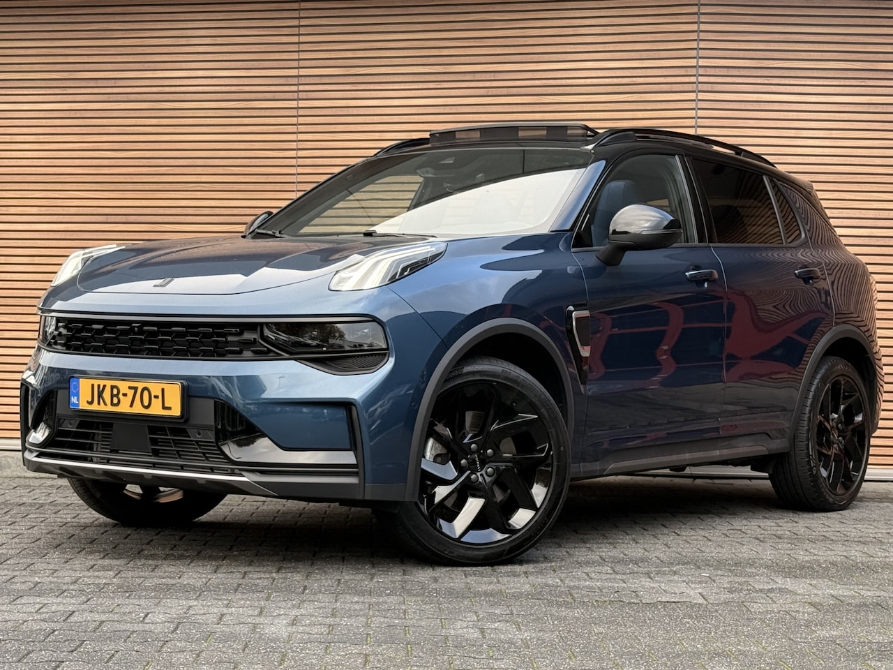 Lynk & Co 01 - 1.5 Black Style Panodak / Zwarte hemel / 360* Camera / Navi / Clima - AutoWereld.nl