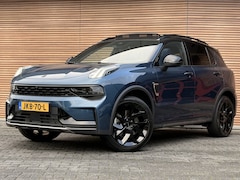 Lynk & Co 01 - 1.5 Black Style Panodak / Zwarte hemel / 360* Camera / Navi / Clima