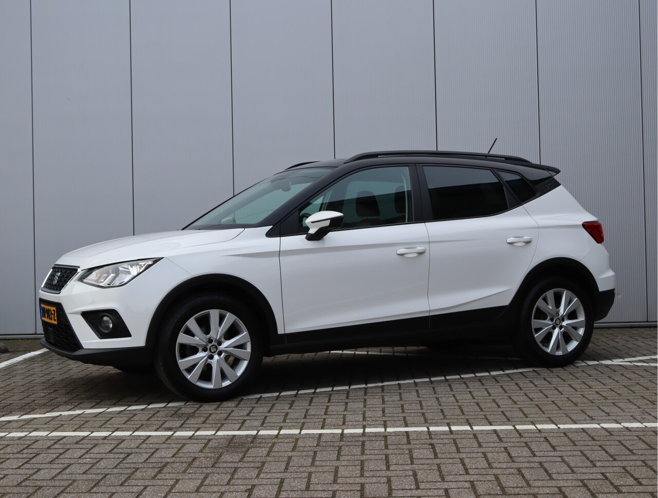 SEAT Arona - 1.0 TSI Style Launch Edition | Stoelverwarming | Navigatie | Org. NL - AutoWereld.nl