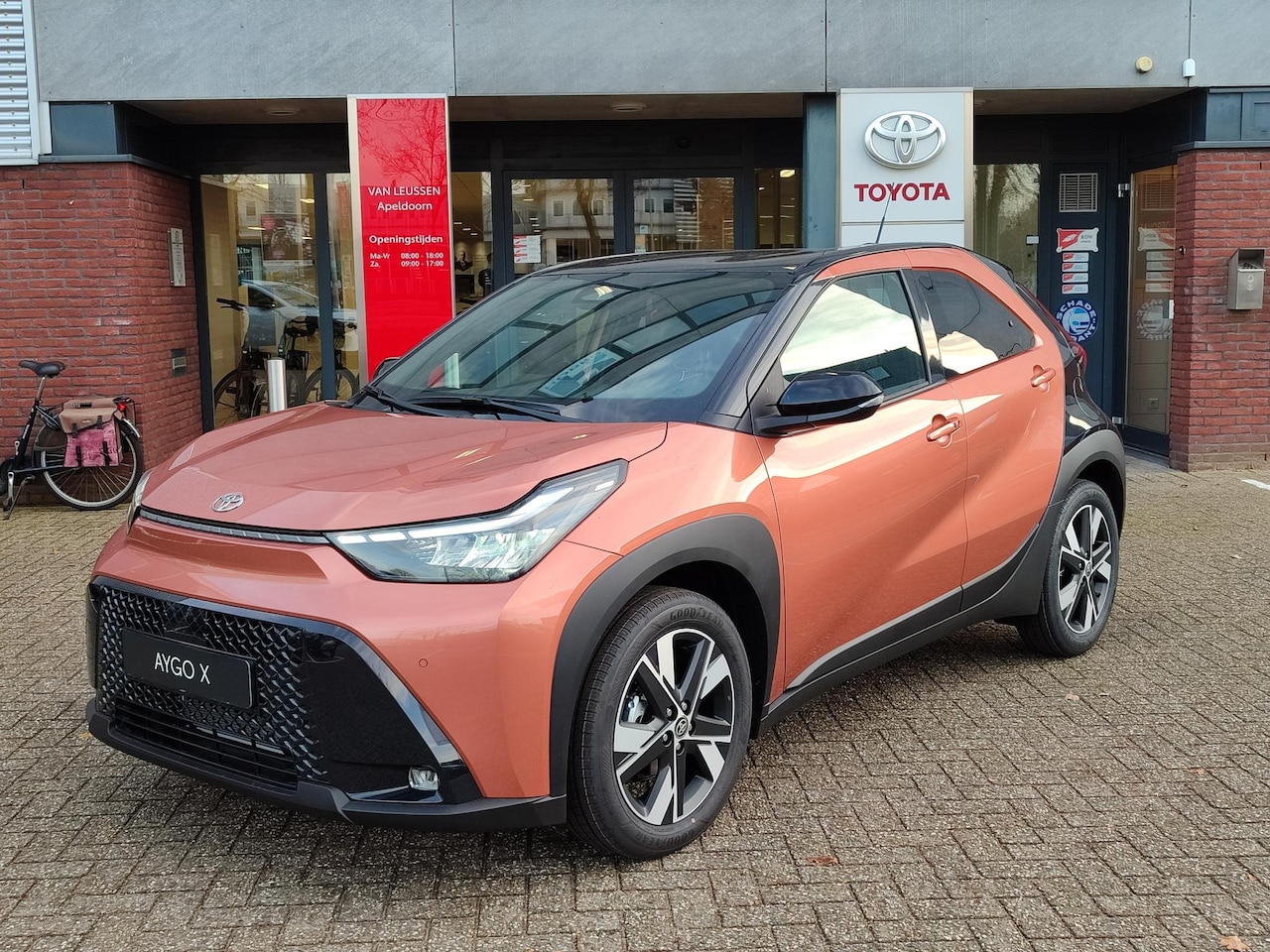 Toyota Aygo X - Hybrid 115 PULSE NIEUW MODEL! PARK-SENSOREN KEYLESS CLIMA CAMERA AD-CRUISE 17'' LM-VELGEN - AutoWereld.nl
