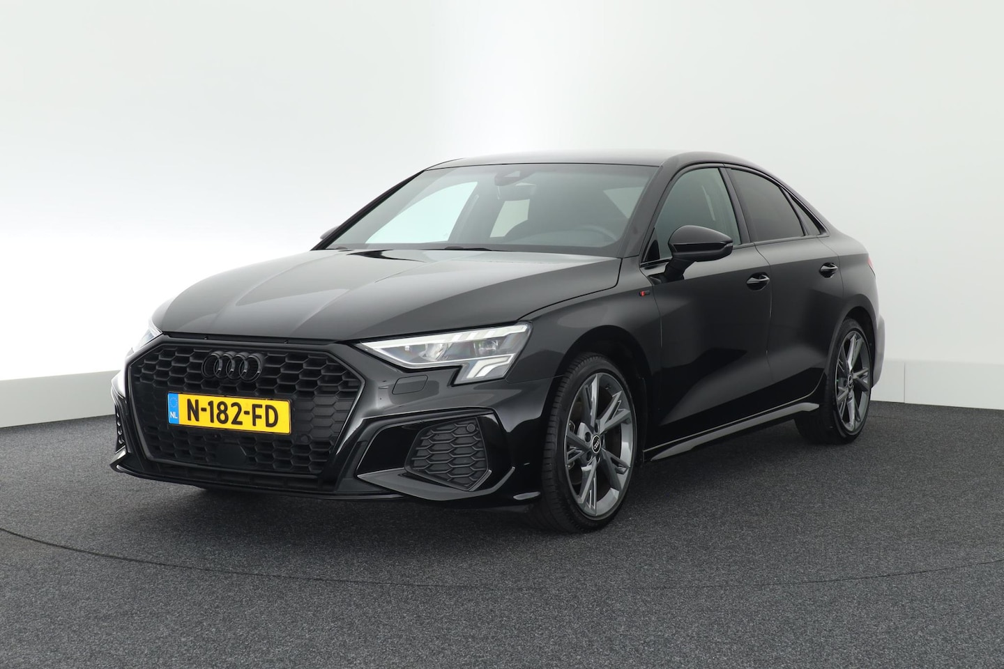 Audi A3 Limousine - 35 TFSI 150pk S-Tronic 2x S-Line B&O ACC Virtual Cockpit Navigatie - AutoWereld.nl