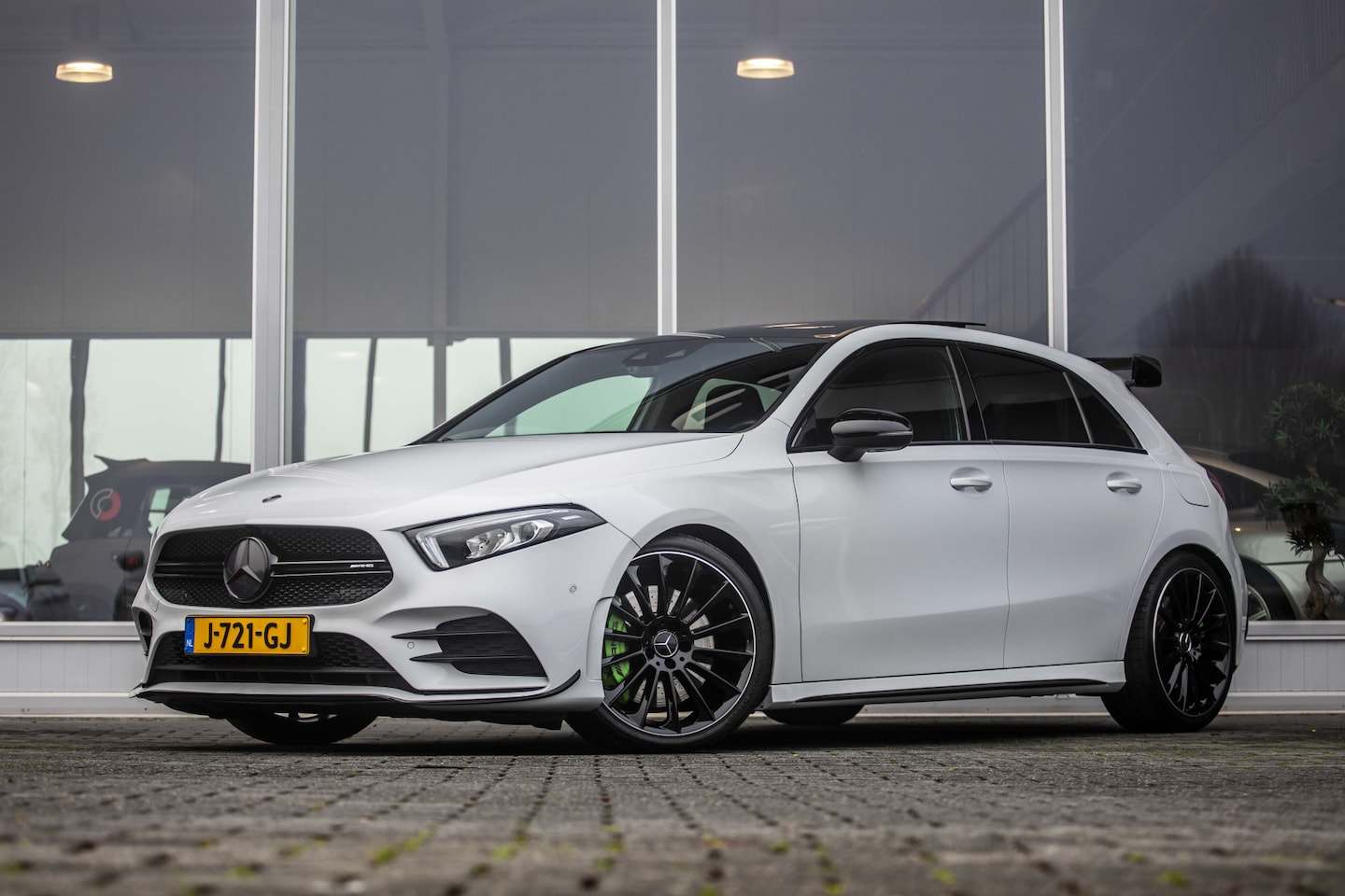 Mercedes-Benz A-klasse - AMG 35 4MATIC | Pano | 19" | Camera - AutoWereld.nl