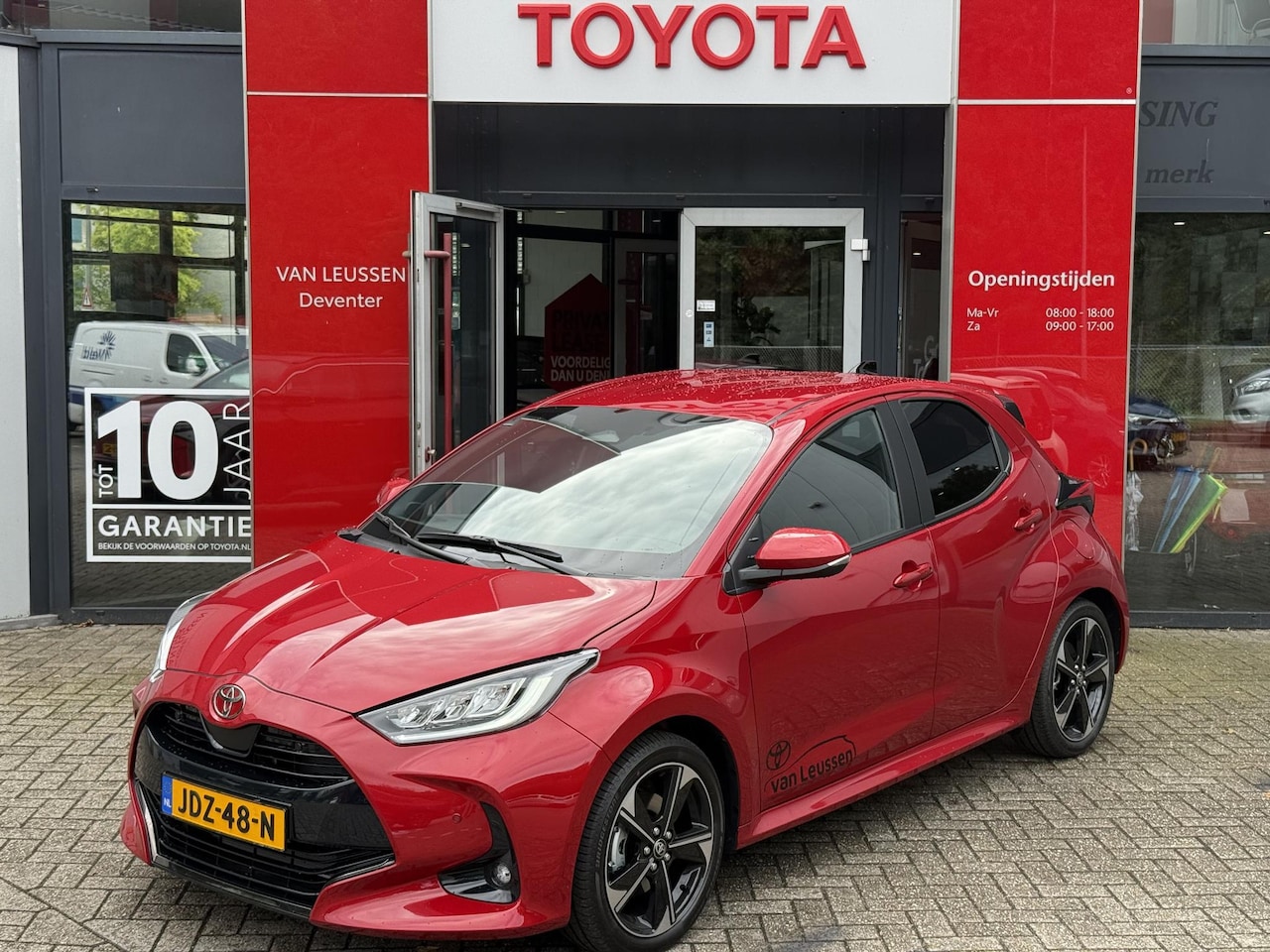 Toyota Yaris - 1.5 Hybrid 130 Executive NL-AUTO KEYLESS PRK SENSOR V+A BLIND SPOT SROEL/STUUR VERWARMING - AutoWereld.nl