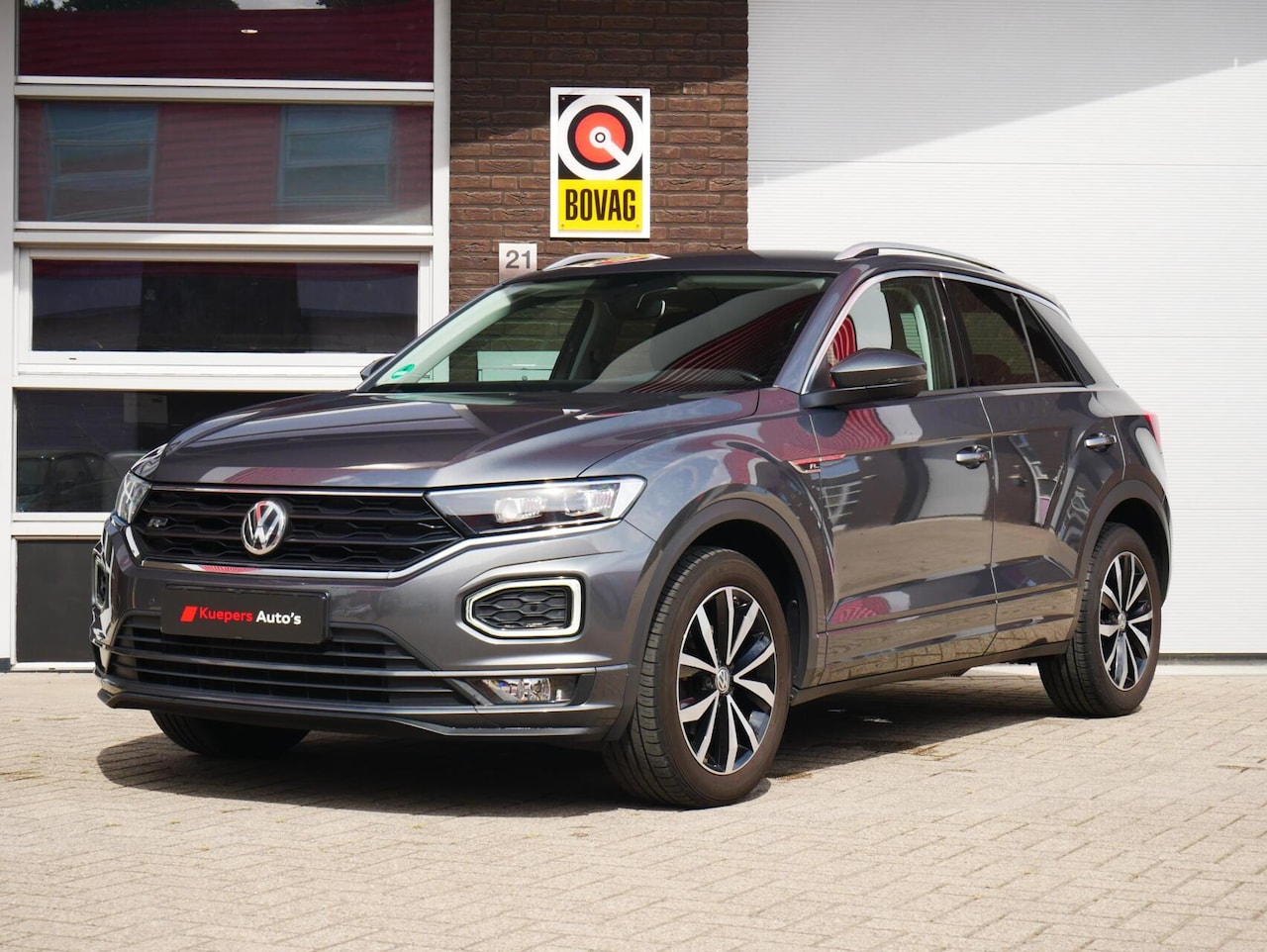 Volkswagen T-Roc - 1.5 TSI Sport Business R-Line| Navi+BT| Dealer onderhouden - AutoWereld.nl