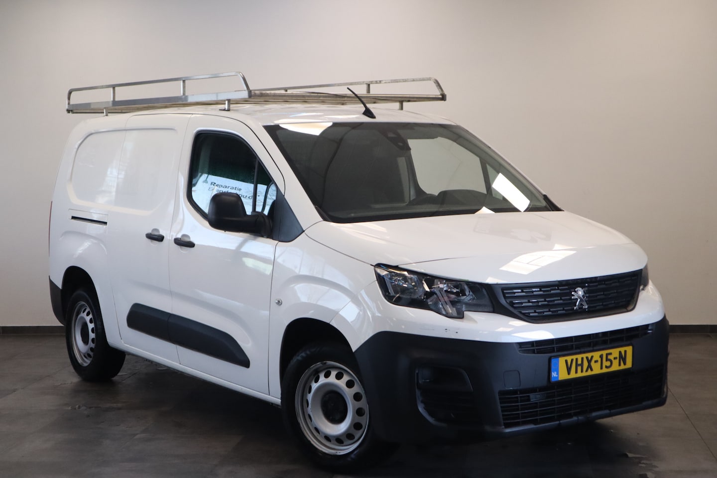 Peugeot Partner - 1.5 BlueHDI Pro Long Airco Imperiaal PDC - AutoWereld.nl