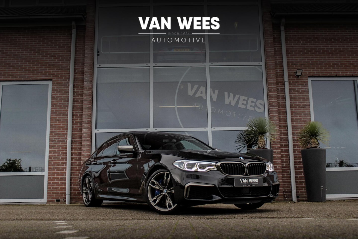 BMW 5-serie - M550d xDrive High Executive | incl. BTW | 2e eigenaar | Stoelverwarming & -ventilatie | St - AutoWereld.nl