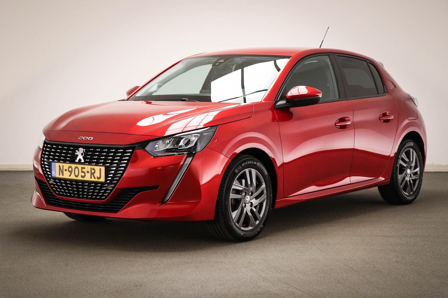 Peugeot 208 - 1.2 PureTech Blue Lease Active | NAVIGATIE | LED | DAB | APPLE - AutoWereld.nl