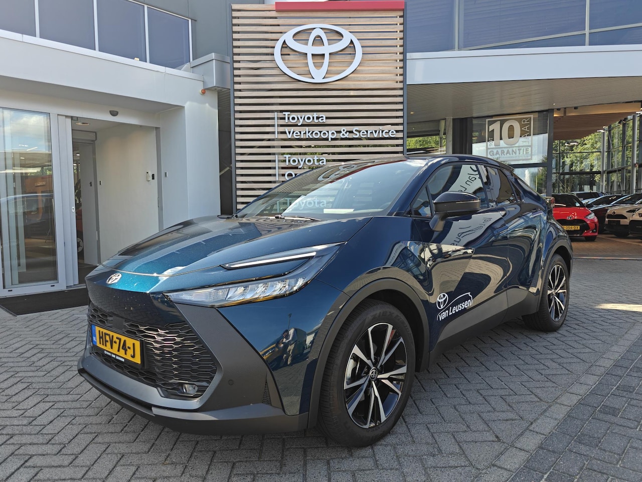 Toyota C-HR - 1.8 HYBRID 140 DYNAMIC NAVI CLIMA PARK-SENSOREN 18" LM-VELGEN CAMERA KEYLESS AD-CRUISE BLI - AutoWereld.nl