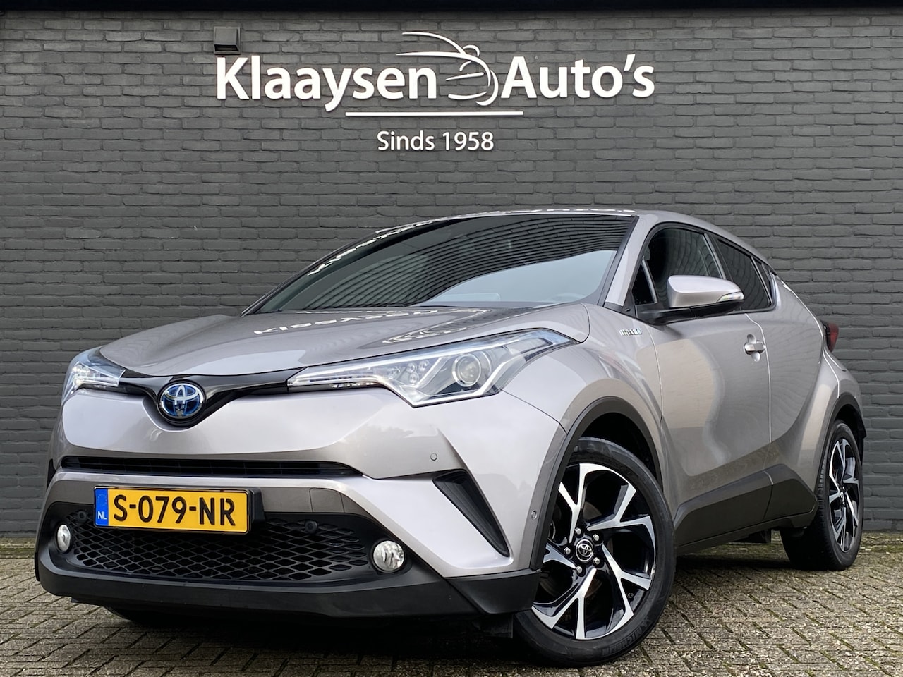 Toyota C-HR - 1.8 Hybrid Dynamic Sport AUT. | navigatie | af. trekhaak | camera | stoel/stuurverw. | rij - AutoWereld.nl