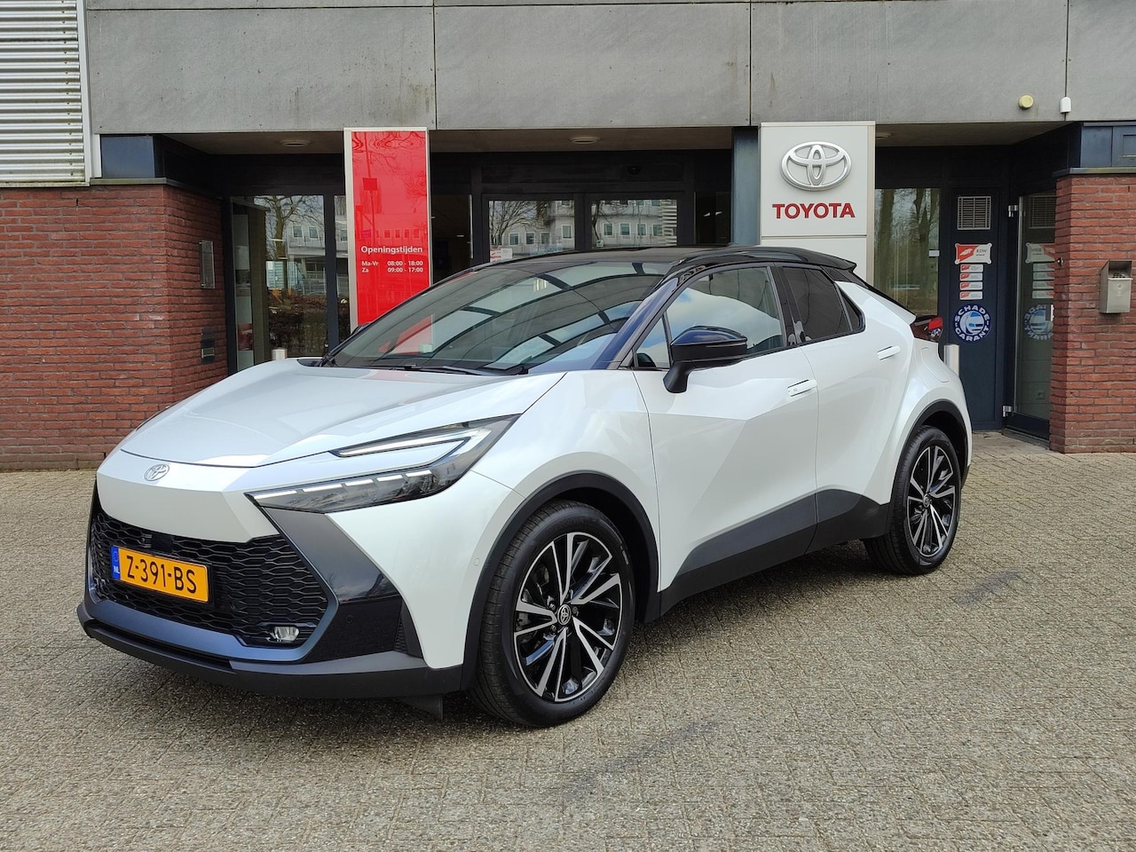 Toyota C-HR - HYBRID 140 EXECUTIVE 360º CAMERA STOELVERW EL-STOEL + GEHEUGEN PARK-SENSOREN NAVI 18' LM-V - AutoWereld.nl