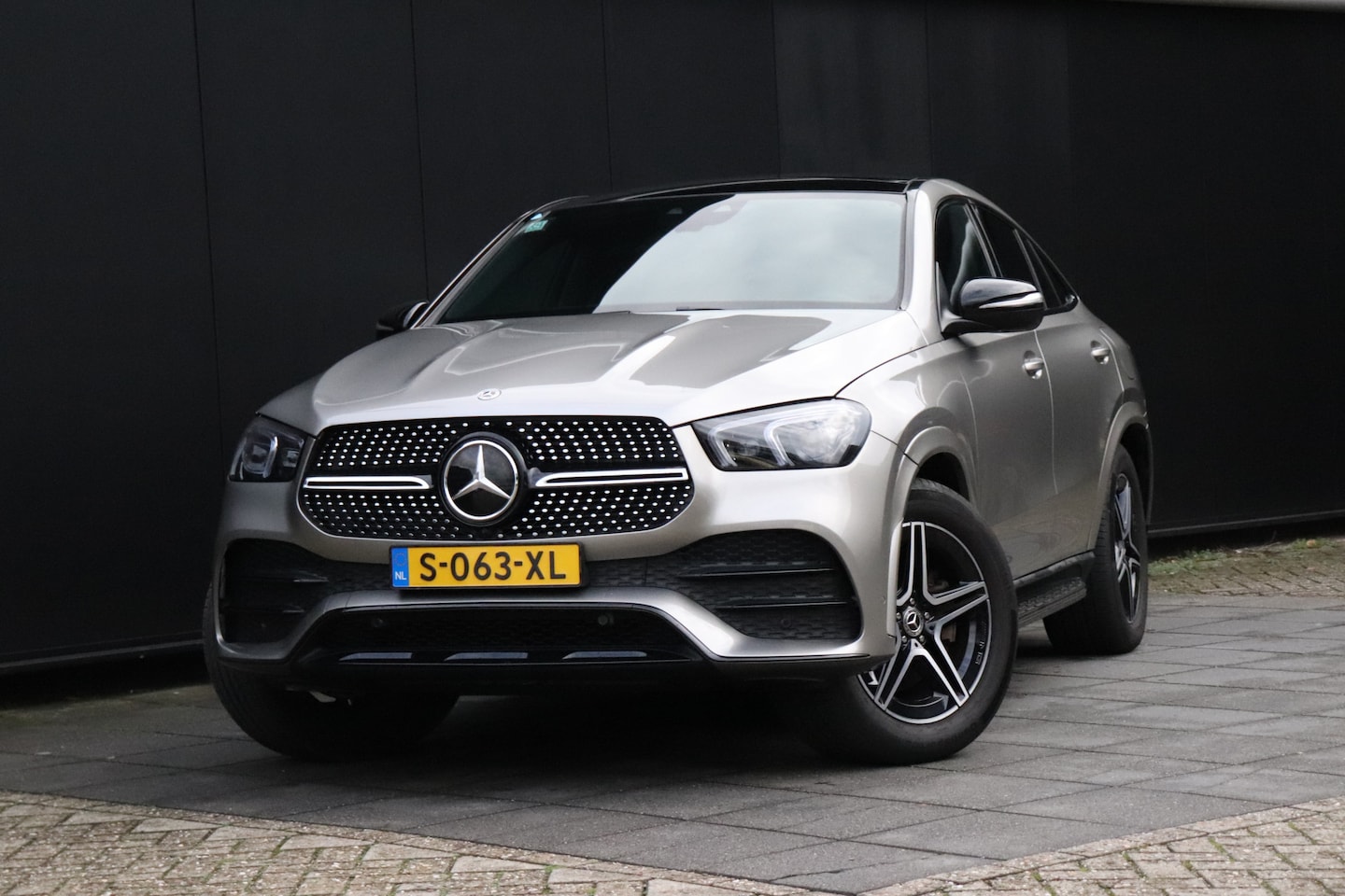 Mercedes-Benz GLE-Klasse Coupé - 350 e 4MATIC AMG | PANO-DAK | BURMESTER | CAMERA | CRUISE | NAVI | LEDER | M-BUX | NIGHT P - AutoWereld.nl