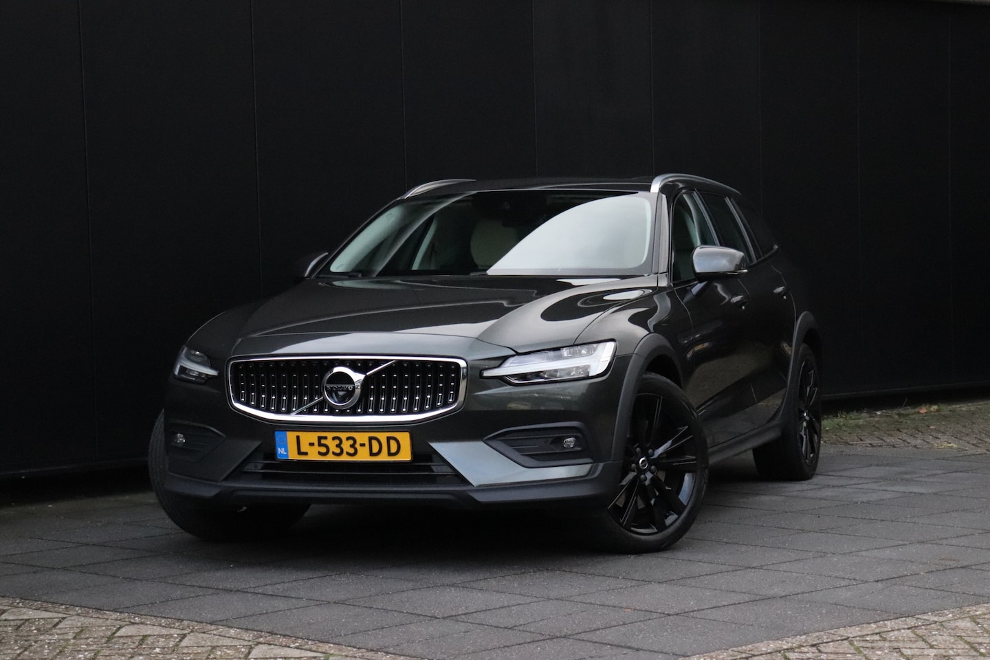 Volvo V60 Cross Country - 2.0 B5 251 PK AWD Pro | LEDER | STAND KACHEL | MEMORY | PANO-DAK | CAMERA | H&K SOUND | | - AutoWereld.nl