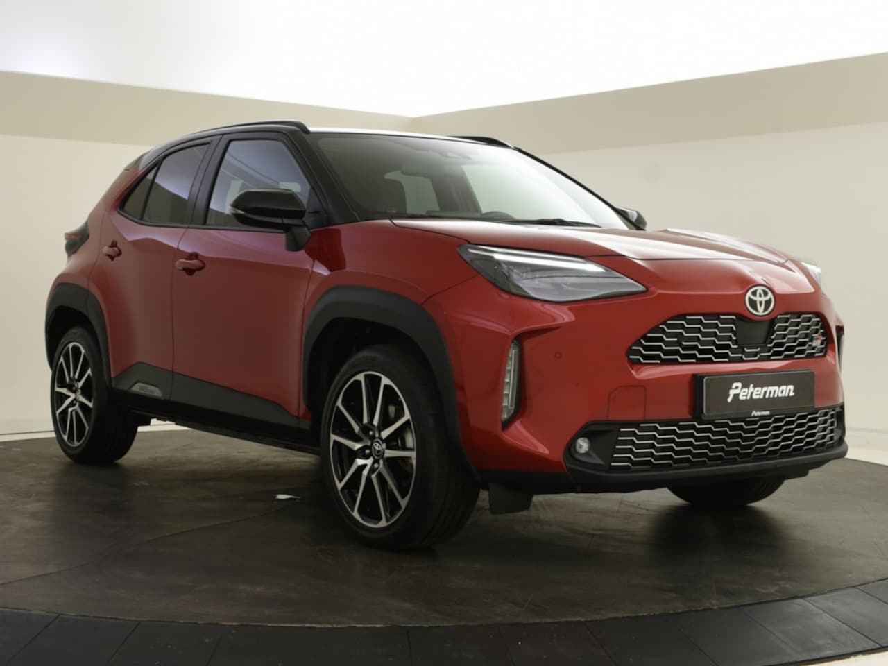 Toyota Yaris Cross - 1.5 Hybrid GR Sport | Panoramadak | PDC V+A | JBL | BSM - AutoWereld.nl