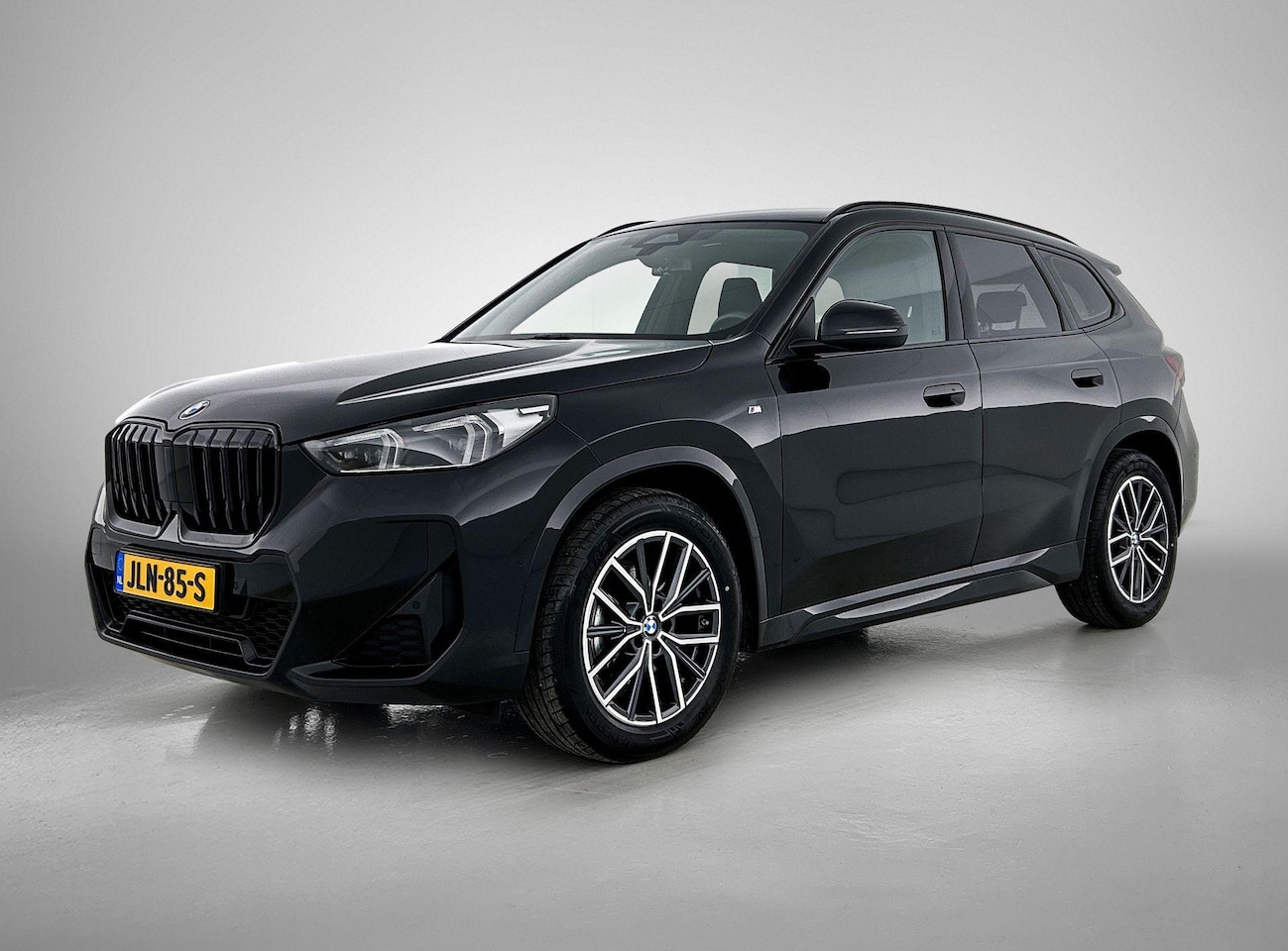 BMW X1 - sDrive18i M-SPORT | SHADOW-LINE | CARPLAY | CAMERA - AutoWereld.nl