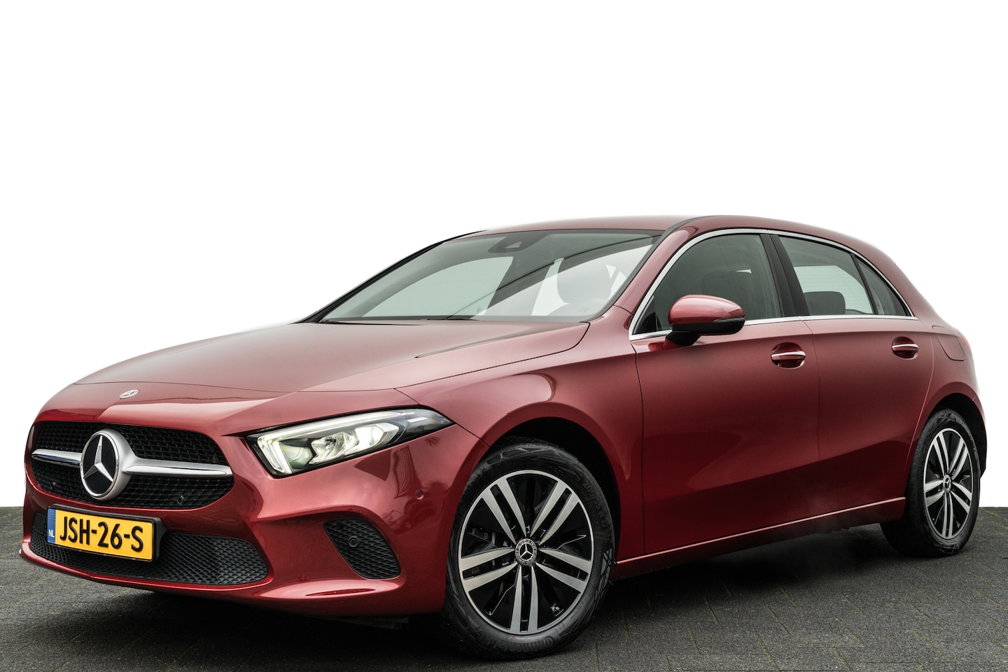 Mercedes-Benz A-klasse - 250 e Plug-in Hybride Bus. Line | Widescreen | Trekhaak | LED Perf. | Camera | Keyless | 1 - AutoWereld.nl