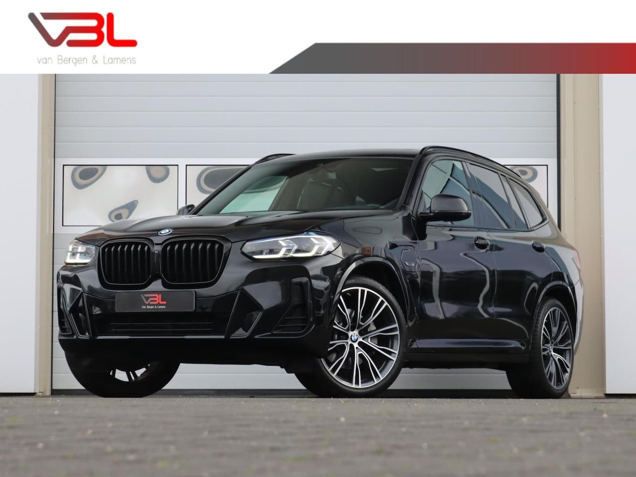 BMW X3 - xDrive30e High Executive M-sport | Panoramdak | SOH 96% - AutoWereld.nl