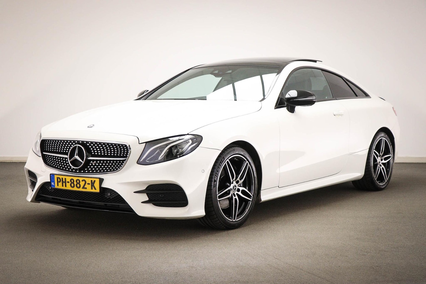 Mercedes-Benz E-klasse Coupé - 200 Edition 1 | PANORAMADAK | HEAD UP | APPLE | CAMERA | 19" - AutoWereld.nl