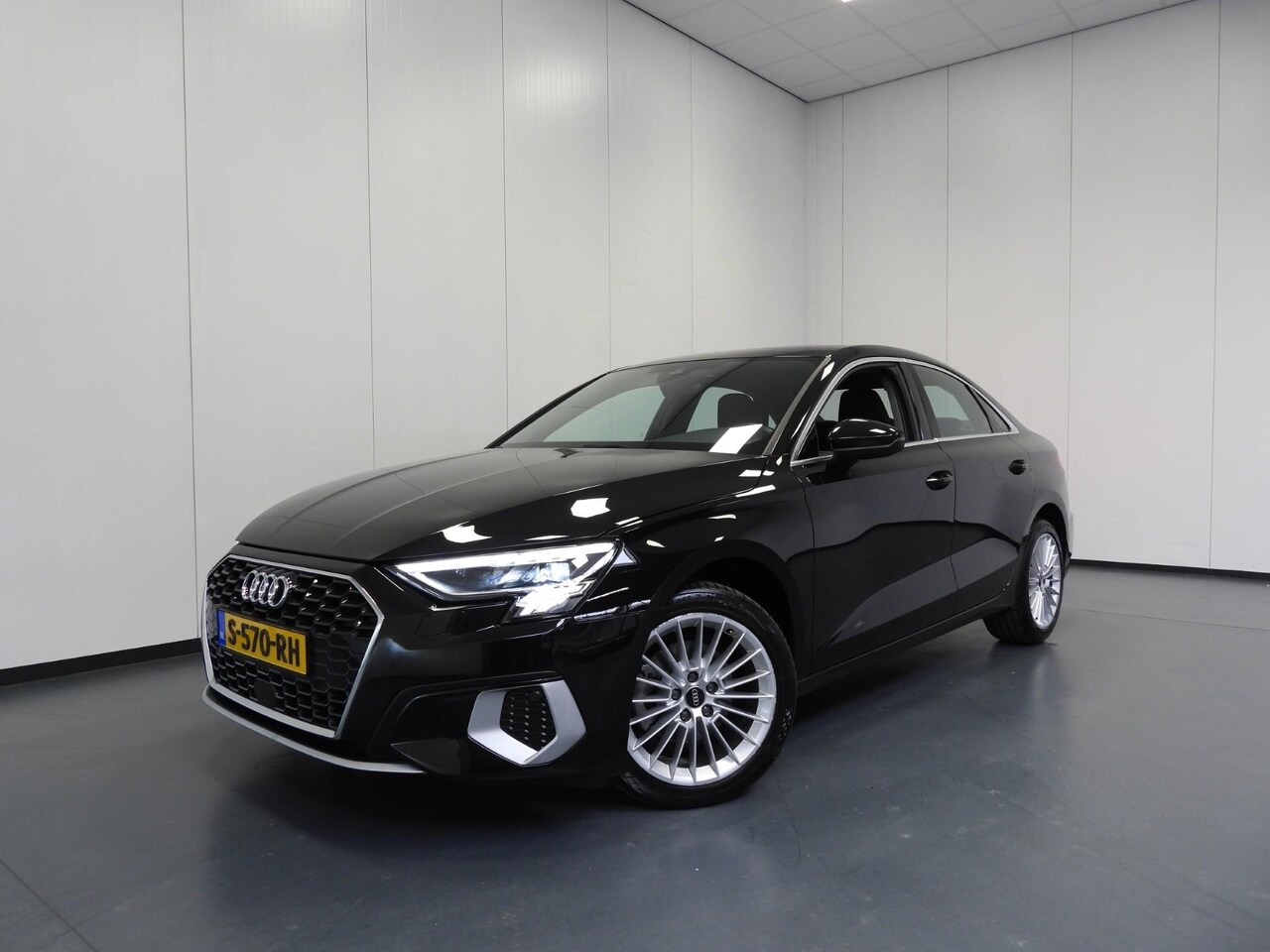 Audi A3 Limousine - 30 TFSI Aut. Advanced Edition NAVI/VIRTUAL/LED/17"LMV! - AutoWereld.nl