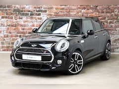 MINI Cooper S - Hatchback Serious Business Automaat 5 deurs / Navigatie Professional / John Cooper Works E