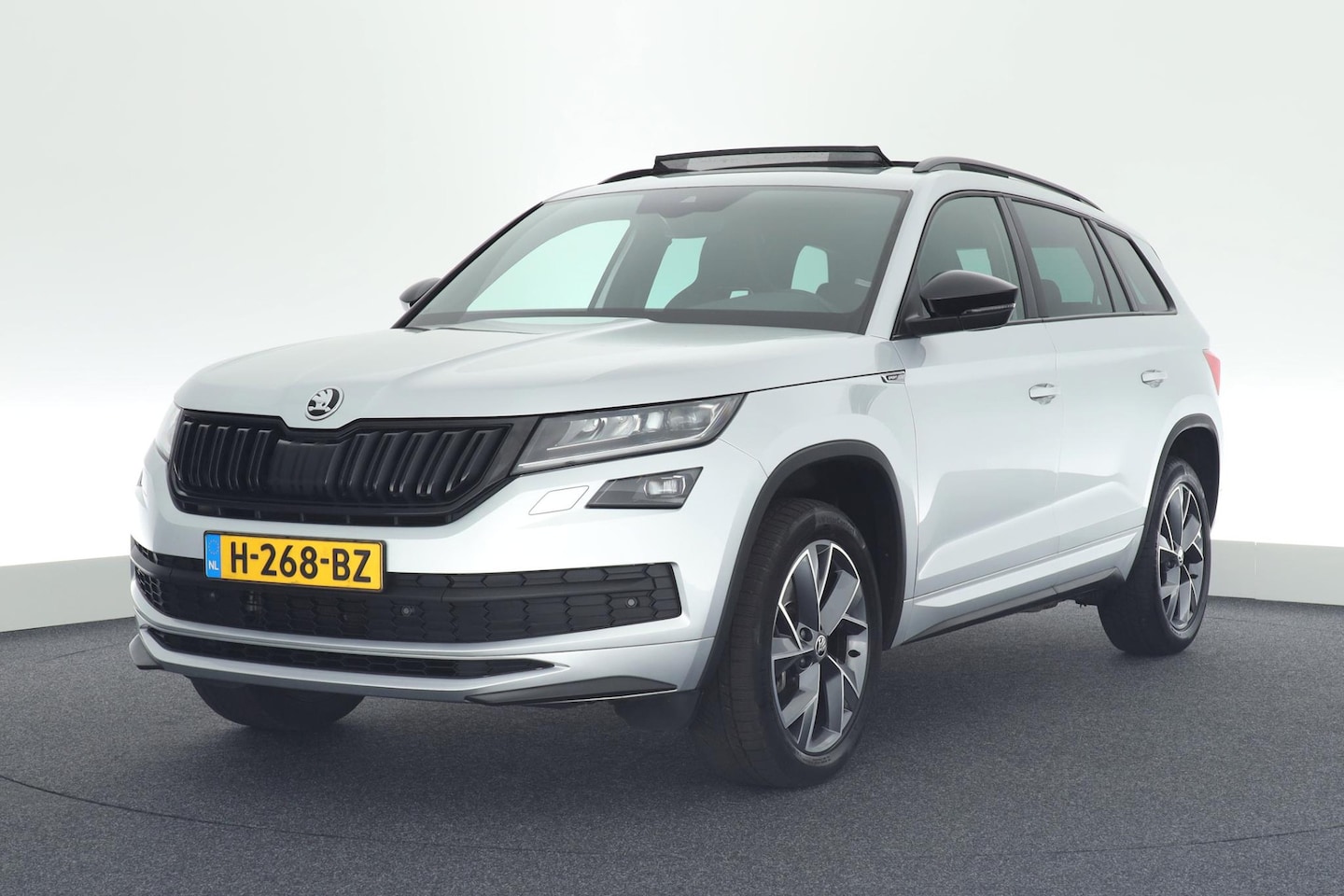 Skoda Kodiaq - 2.0 TSI 190pk DSG 4x4 Sportline Trekhaak DCC Camera Canton Keyless Memory Panoramadak Virt - AutoWereld.nl