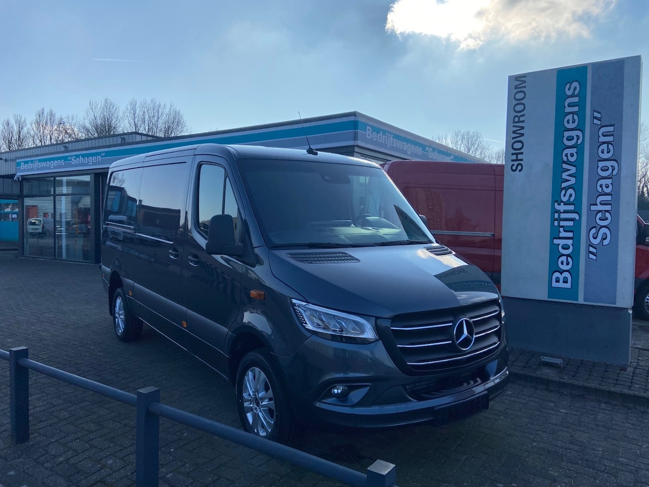 Mercedes-Benz Sprinter - 319 CDI L2H1 Elec. Schuifdeur | 360° Camera | DIStronic | LED | Betimmering - AutoWereld.nl