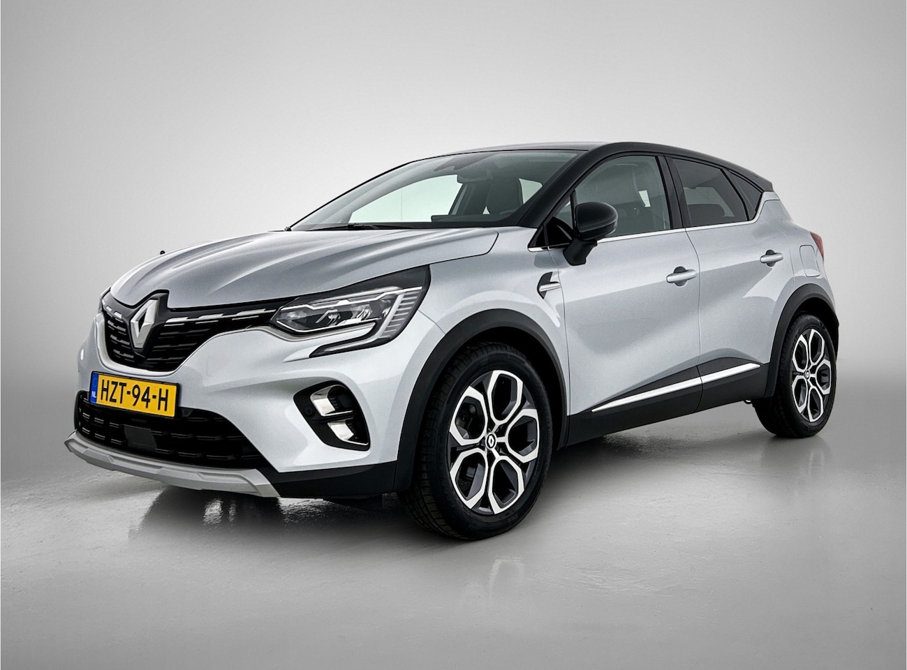 Renault Captur - E-Tech plug-in hybrid 160PK techno | NAVI GROOT | 18" LM | STOELVERWARMING - AutoWereld.nl