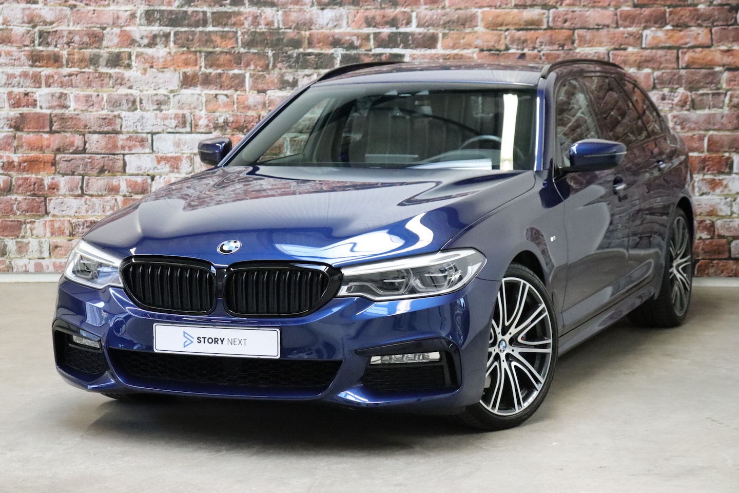 BMW 5-serie Touring - 530i High Executive M Sport Pakket Automaat / Navigatie Professional / Exklusivleder 'Napp - AutoWereld.nl