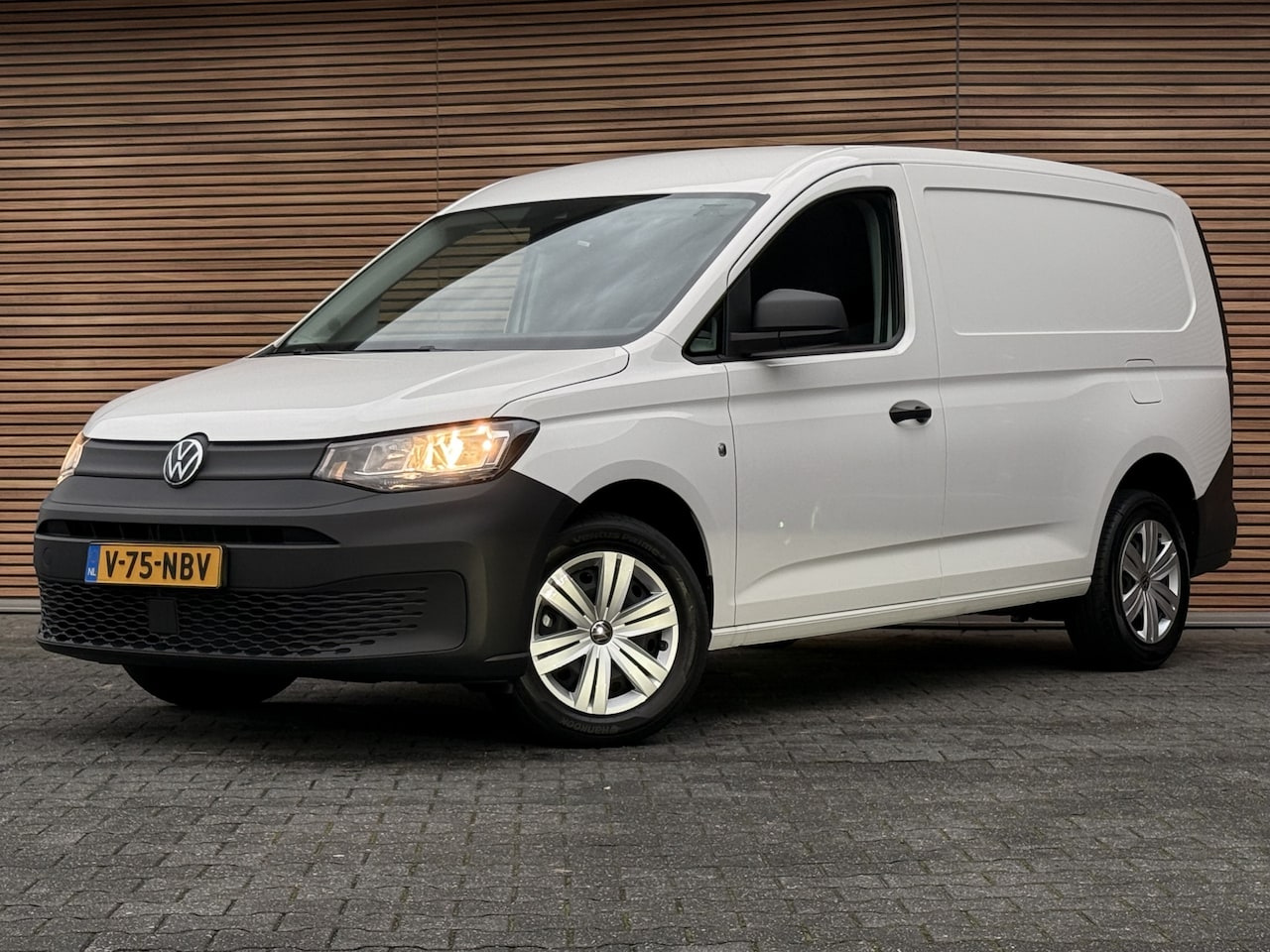 Volkswagen Caddy Cargo Maxi - 2.0 TDI Comfort Maxi / Nieuwe auto / Snel rijden - AutoWereld.nl