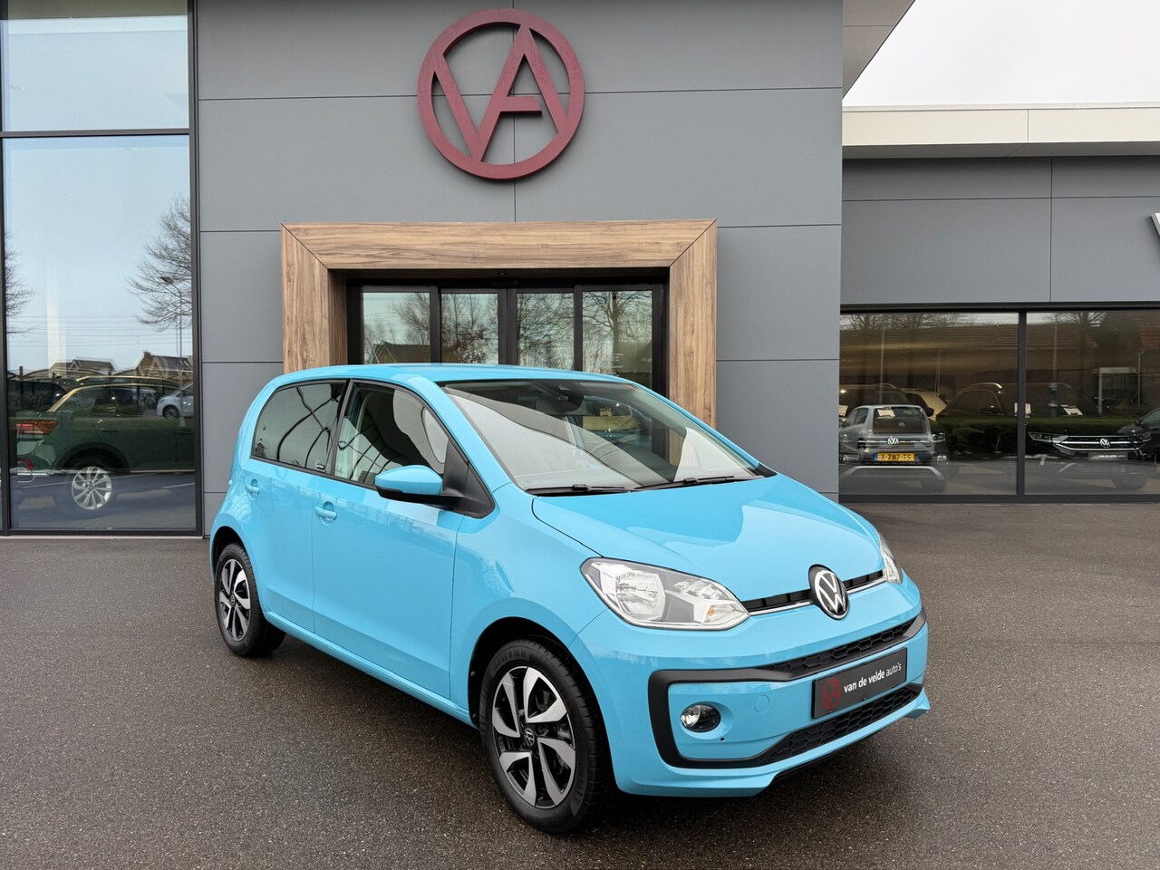 Volkswagen Up! - 1.0 Active 5-deurs | Stoelverwarming | Lichtmetalen velgen | Extra getint glas | Bluetooth - AutoWereld.nl