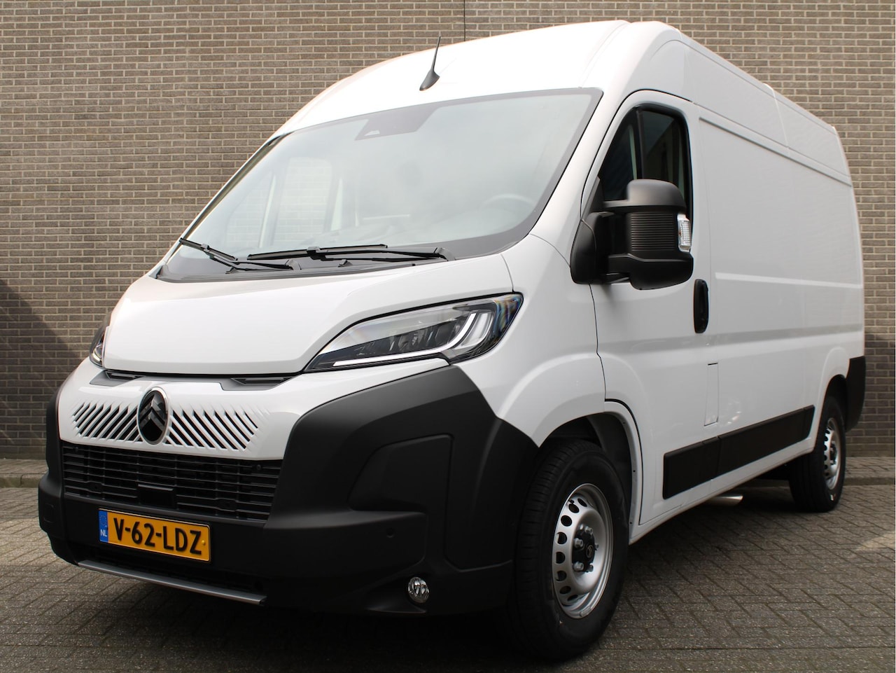 Citroën Jumper - 2.2 BlueHDi 140 S&S L2H2 3.5t Automaat Navigatie, Camera, Parkeersensoren, verzwaarde vere - AutoWereld.nl