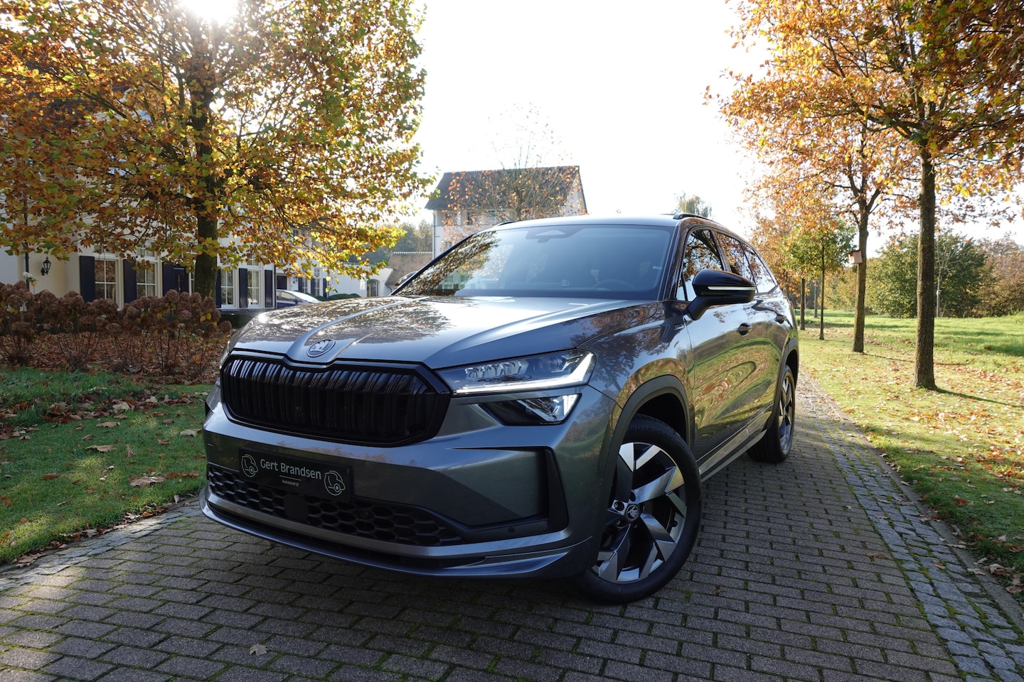 Skoda Kodiaq - 1.5 TSI Sportline Business 7p. | Trekhaak elek. | Panodak | Head Up | CarPlay | Alcantara - AutoWereld.nl