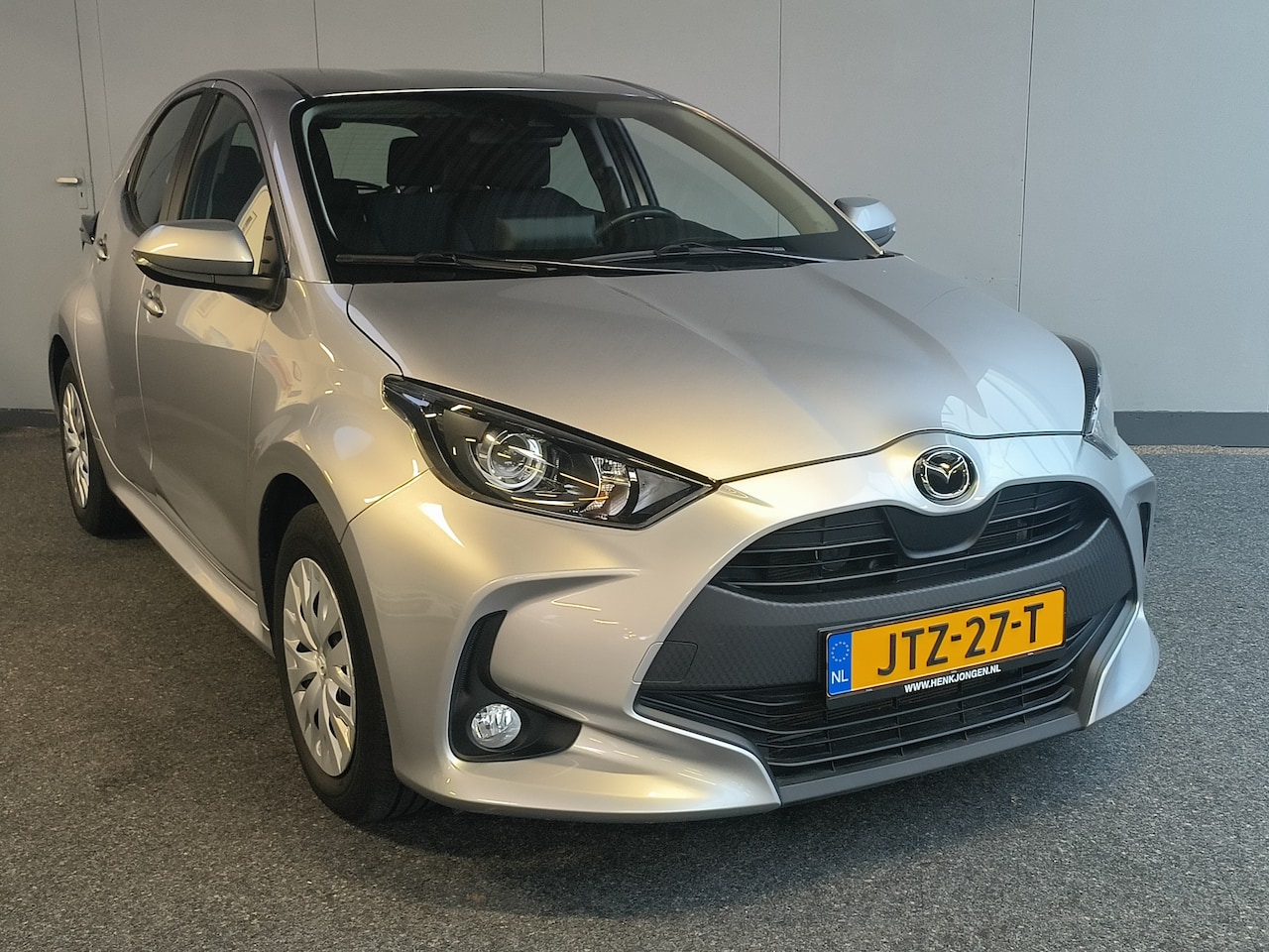 Mazda 2 Hybrid - 1.5 Prime-line uit 2024 Rijklaar + 12 maanden Bovag-garantie Henk Jongen Auto's in Helmond - AutoWereld.nl