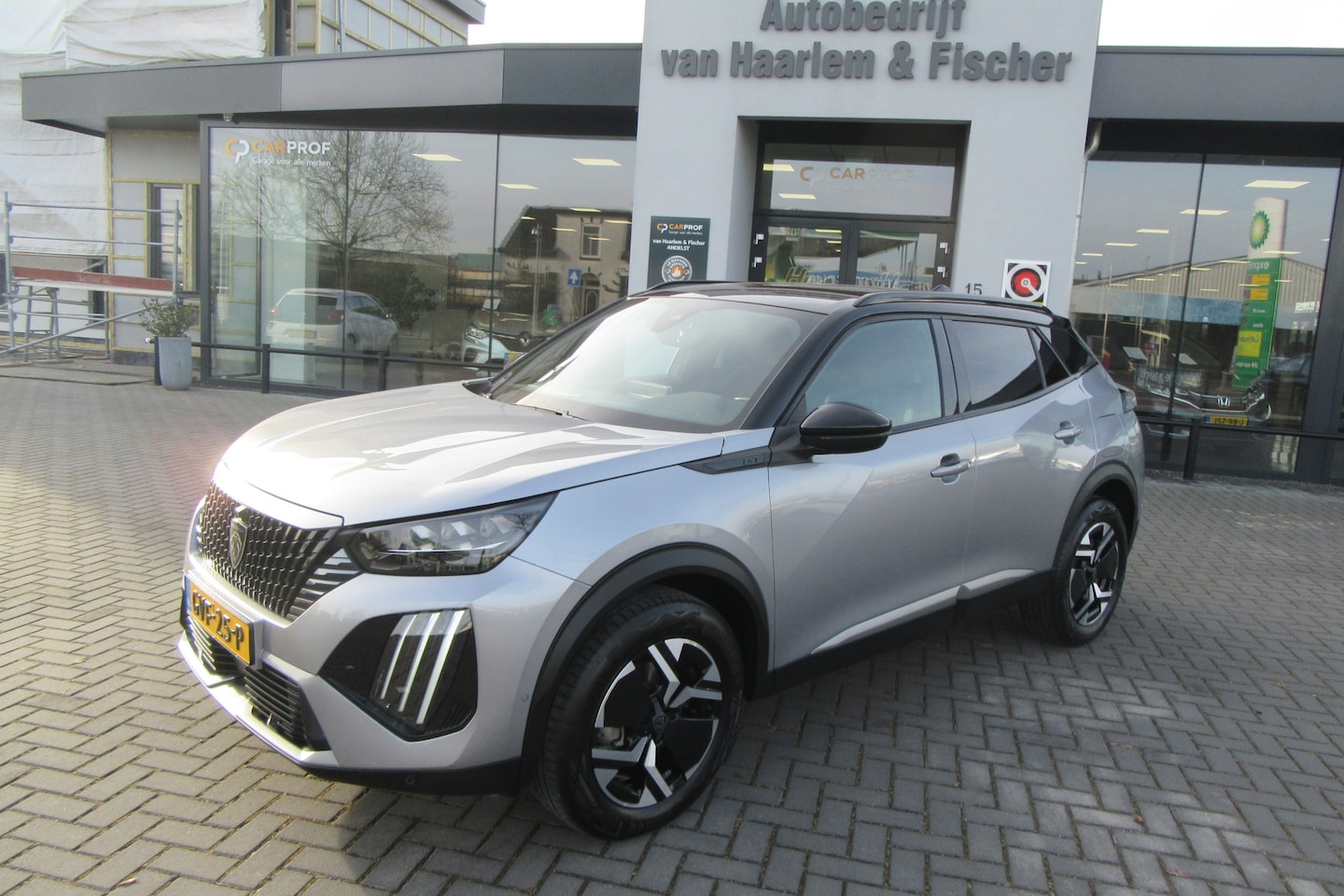 Peugeot 2008 - 1.2 Hybrid 136 GT Line, Blind Spot, Ad Cruise Control, 360 Camera - AutoWereld.nl