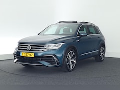 Volkswagen Tiguan - 1.5 TSI 150pk DSG 2x R-Line HUD Trekhaak Camera harman/kardon Panoramadak Keyless Virtual