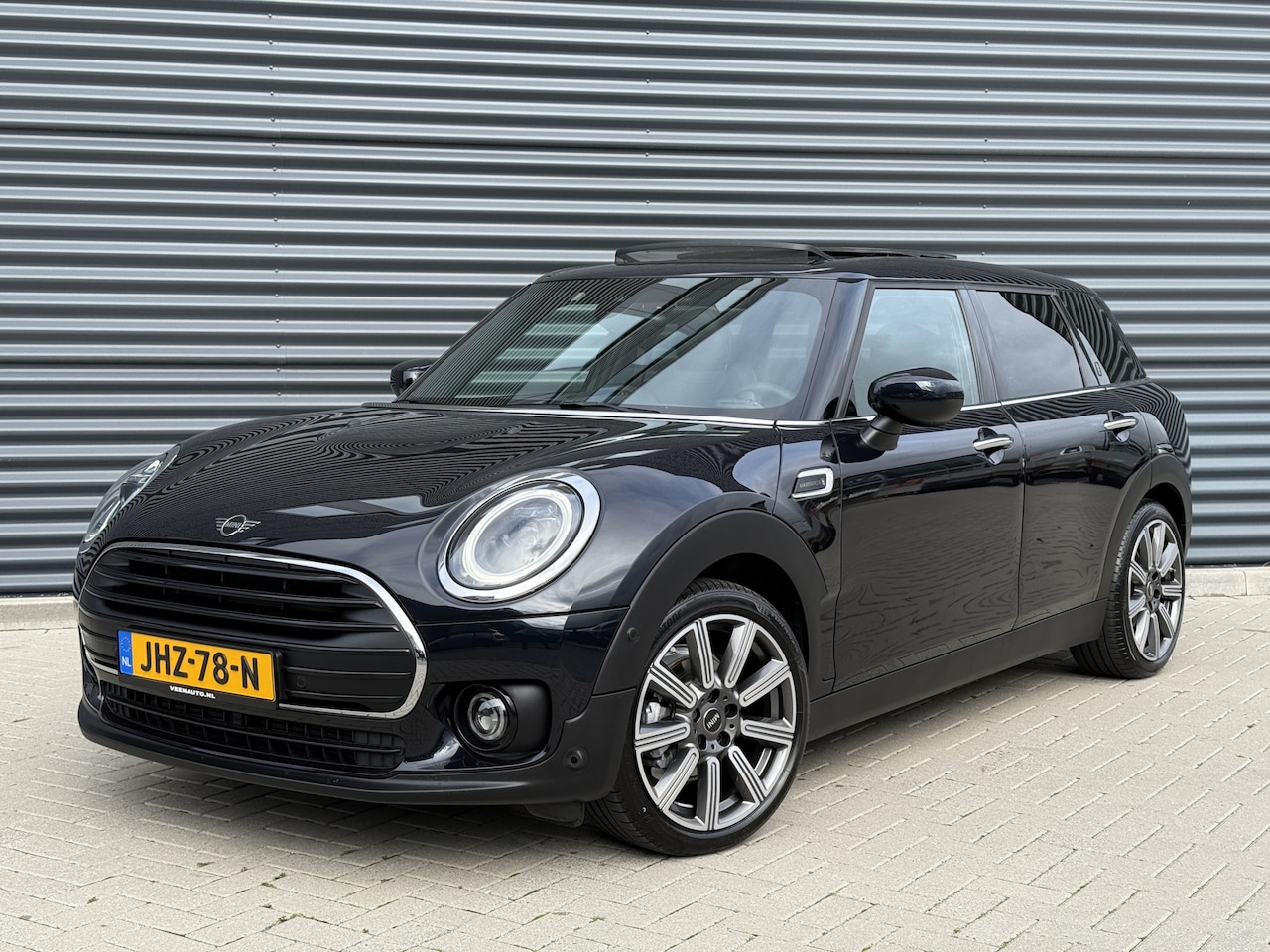 MINI Clubman - 1.5 Cooper One Knightsbridge Pano/Camera/Apple/Leder/trekhaak - AutoWereld.nl
