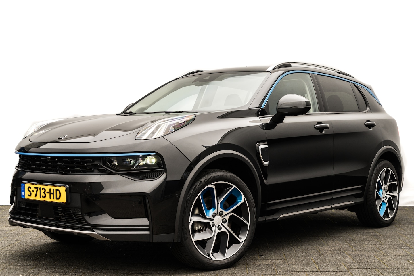 Lynk & Co 01 - 1.5 Plug-in Hybrid 262 Pk I Modeljaar 2023 I Panoramadak I 75 km Elektrisch I 360 Camera I - AutoWereld.nl