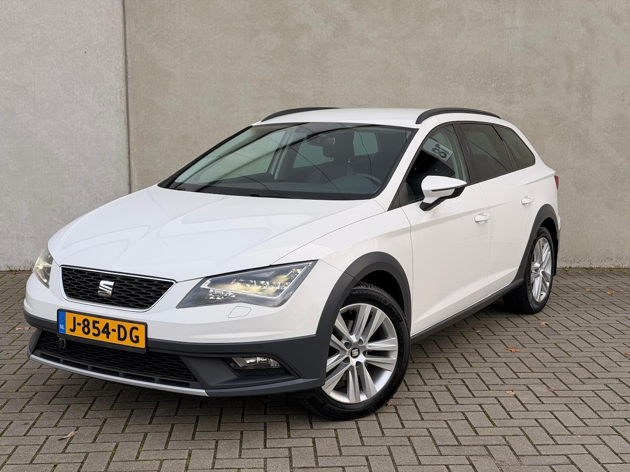 SEAT Leon ST - 1.4 TSI X-Perience CarPlay Trekhaak LED Cruise - AutoWereld.nl