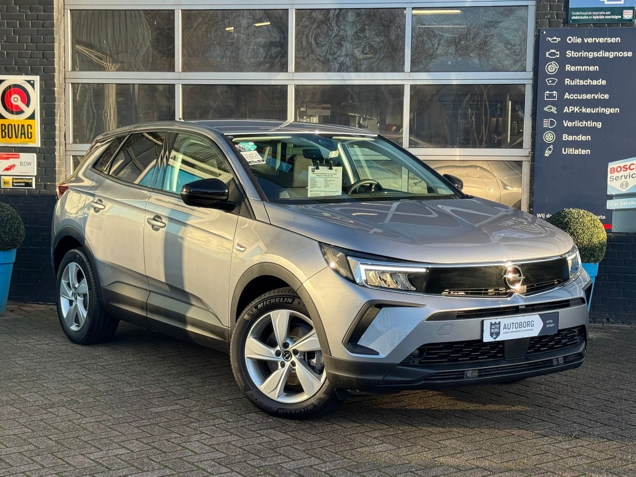 Opel Grandland - 1.6 Turbo Plug-In Hybrid GS GRATIS Afleverpakket! | Achteruitrijcamera | Apple Carplay | V - AutoWereld.nl