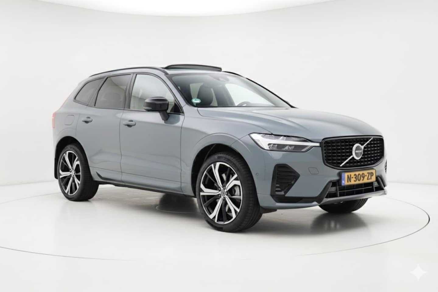 Volvo XC60 - 2.0 Rech. T6 R-Design | Trekhaak | Schuifdak | LED | Compleet - AutoWereld.nl