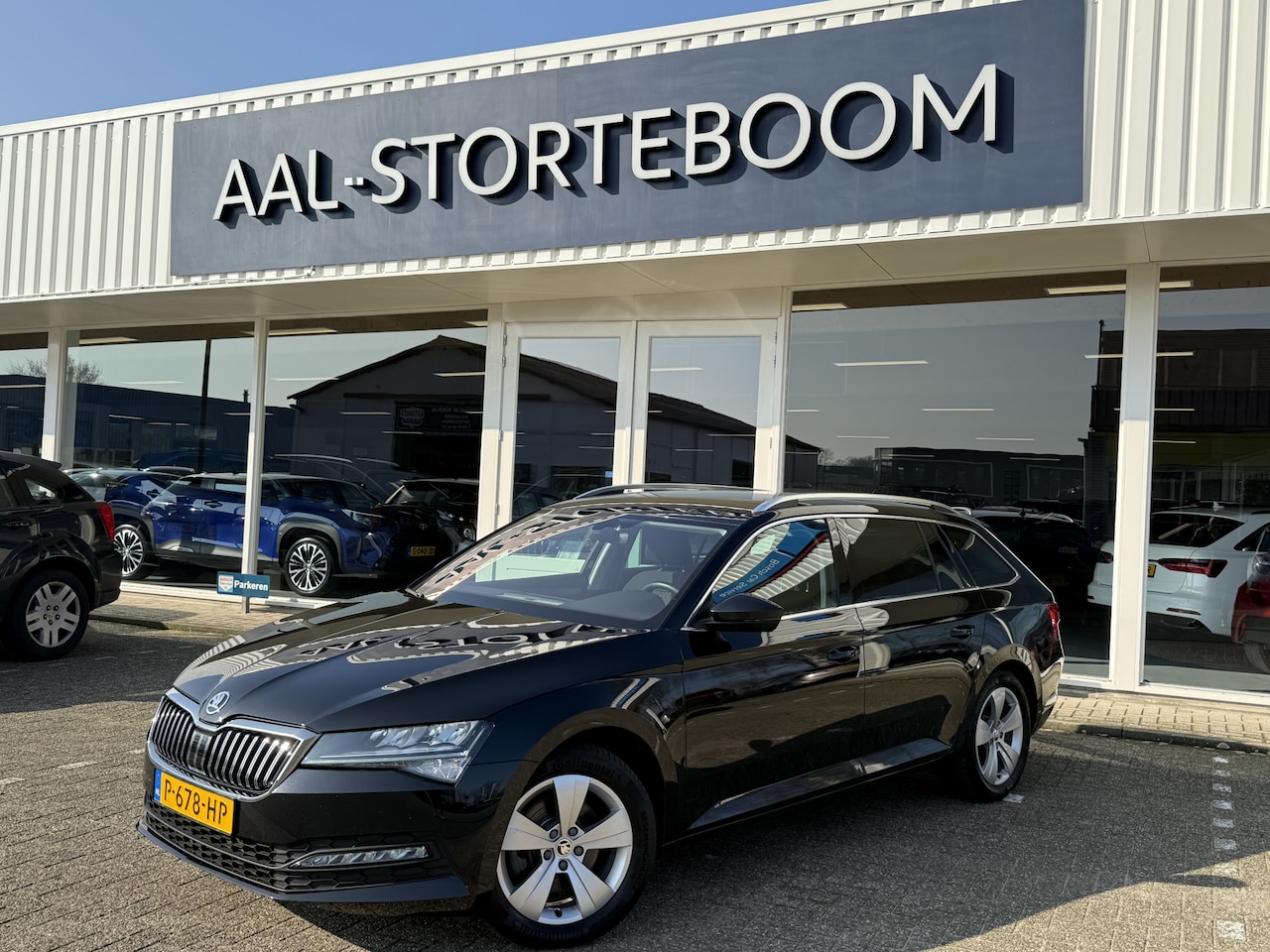 Skoda Superb Combi - 1.5 TSI ACT Business Edition | Automaat | Adapt. Cruise | Apple Carplay | Stoelverwarming - AutoWereld.nl