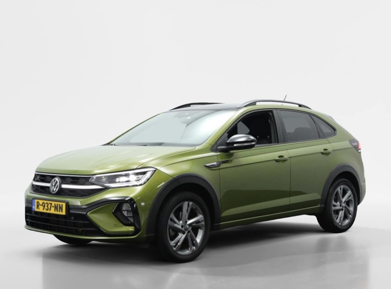 Volkswagen Taigo - 1.0 TSI R-Line DSG | Adaptive cruise | Camera | Climate control - AutoWereld.nl