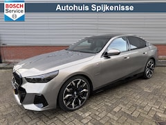 BMW 5-serie - 550e xDrive | M Sportpakket Pro | 21inch | HUD | B&W | Panorama-dak |