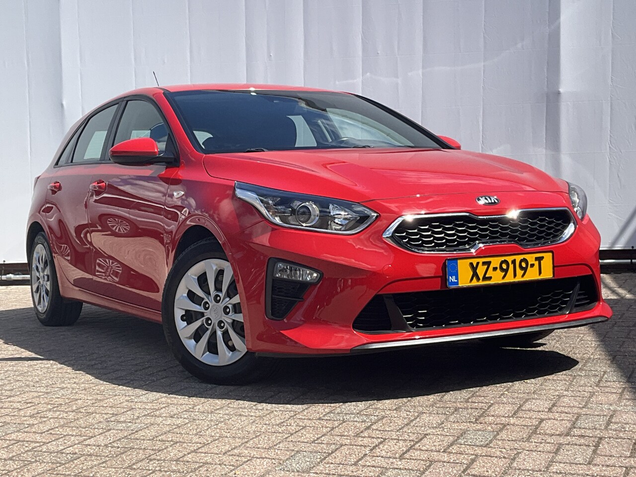 Kia Cee'd - Ceed 1.0 T-GDi Comfortline Clima Cruise Audio Trekhaak Orig.NL Red Voll.Onderhouden! - AutoWereld.nl