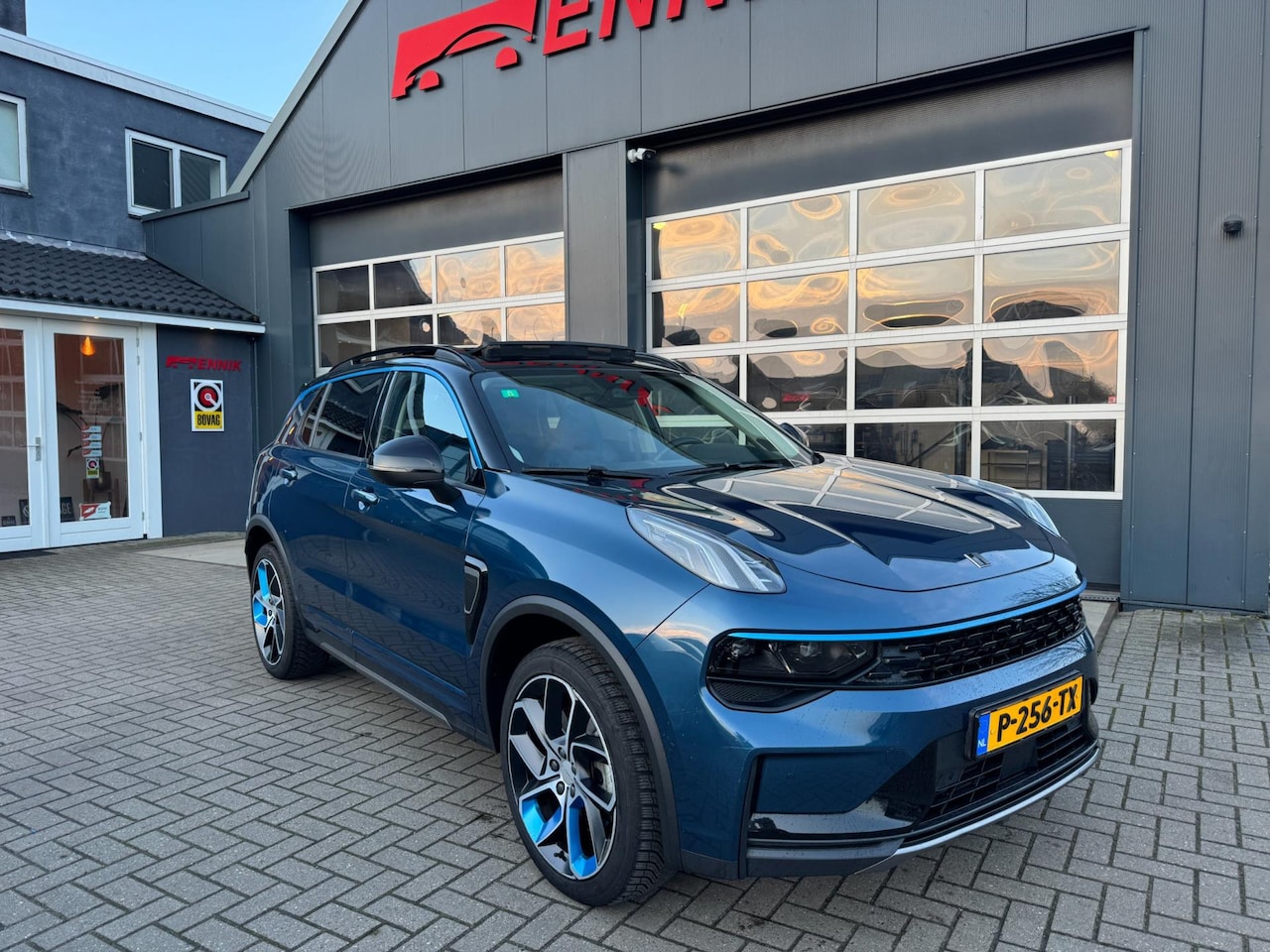 Lynk & Co 01 - 1.5 / 360 Cam / Pano / CarPlay / Stoelverw / Infinity Sound / BTW Auto . - AutoWereld.nl