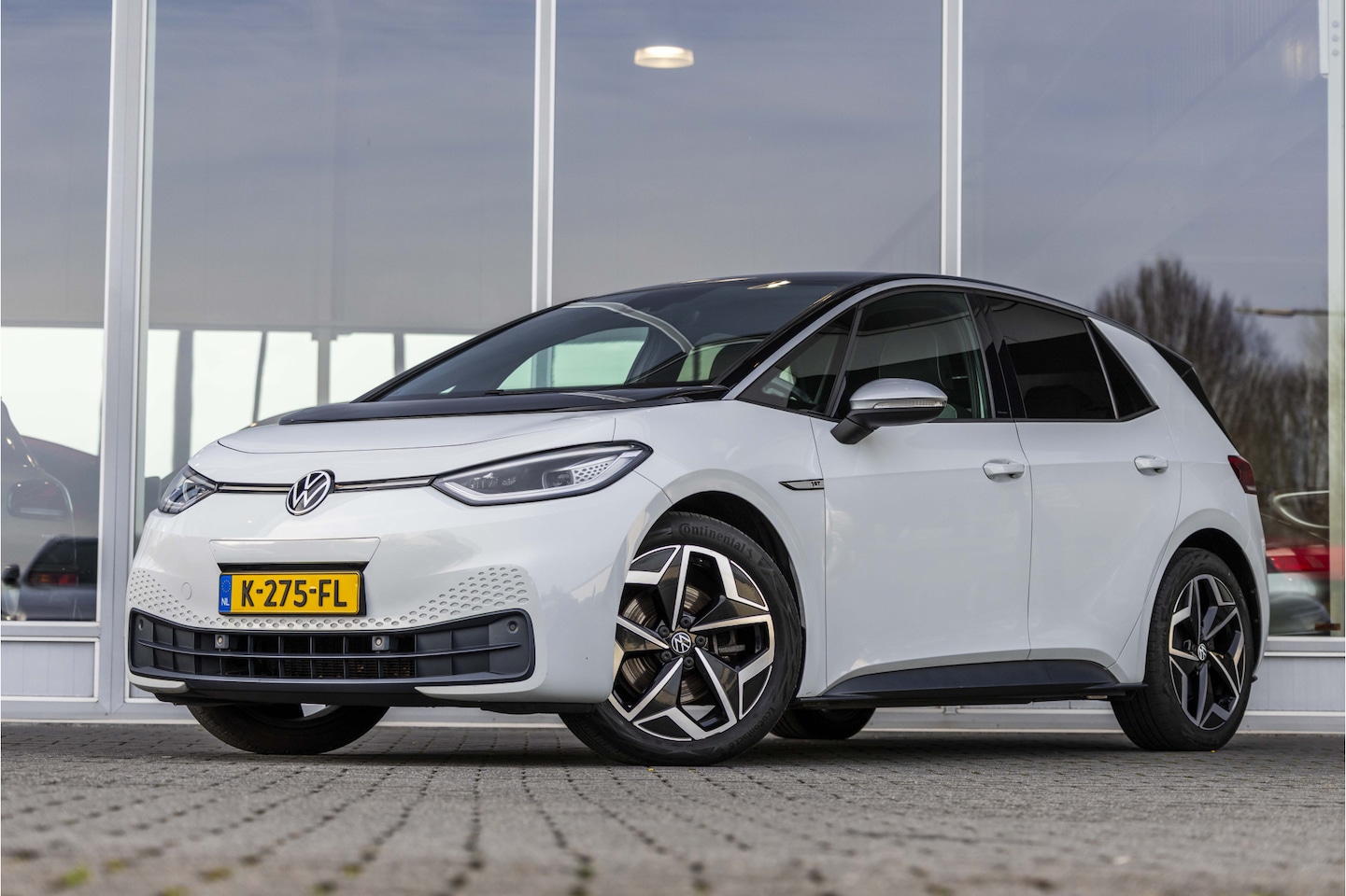 Volkswagen ID.3 - First Plus 58 kWh | NL Auto | Camera | Matrix LED - AutoWereld.nl