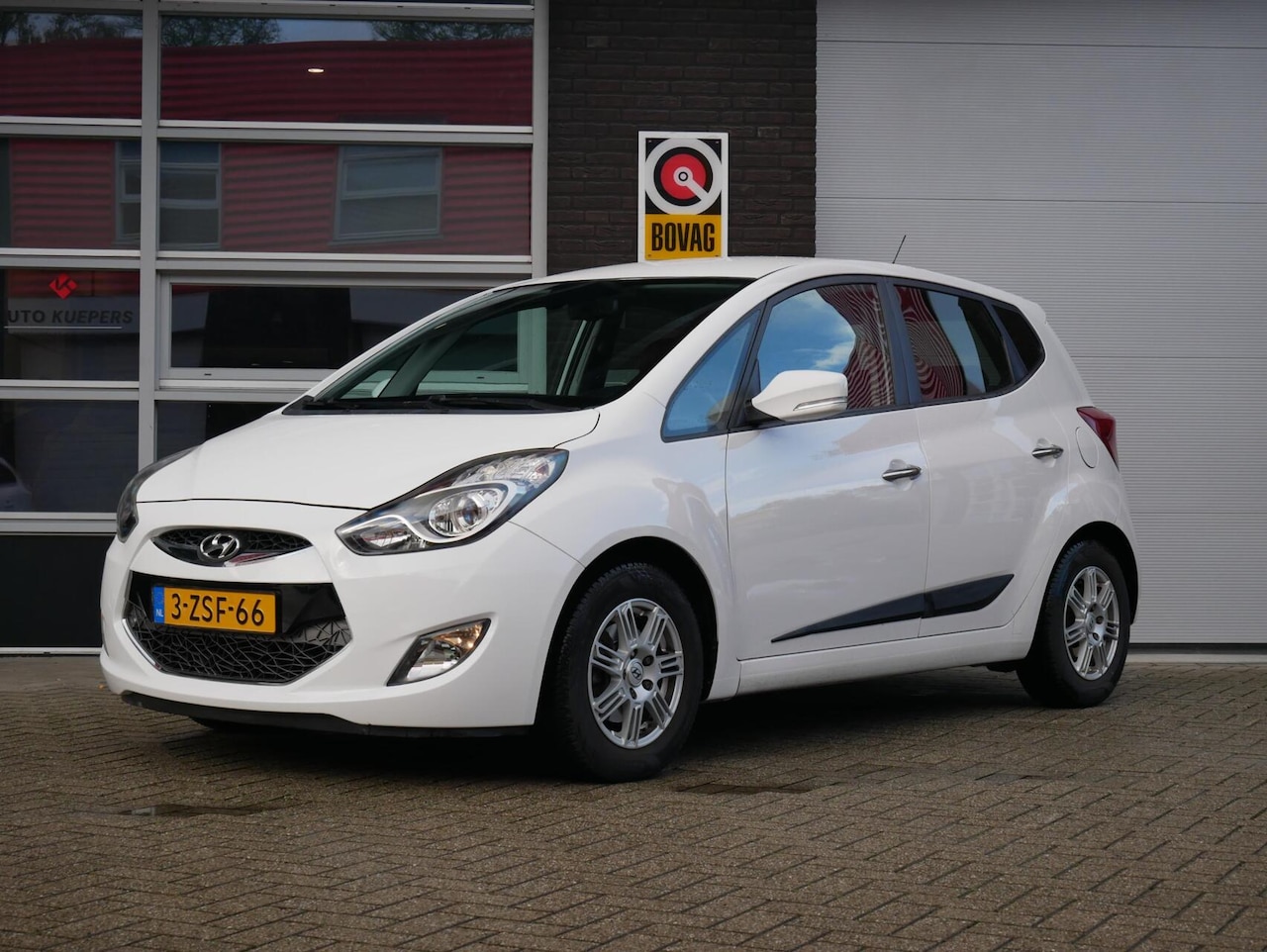 Hyundai ix20 - 1.6i i-Catcher Leder| Trekhaak| Navi| Camera - AutoWereld.nl