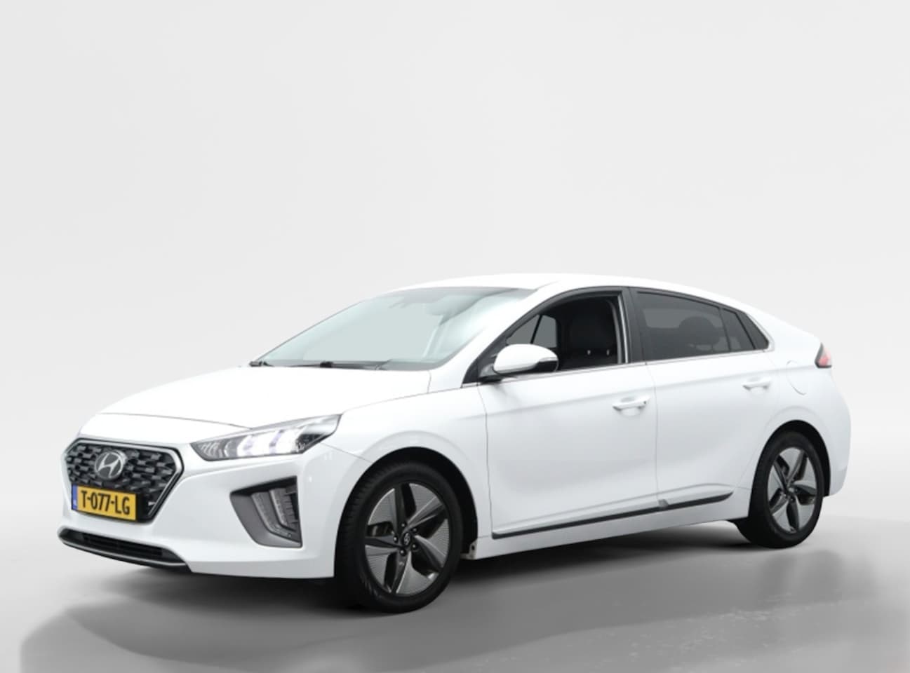 Hyundai IONIQ - 1.6 GDi Comfort + | Navigatie | Camera | Premium audio | Cruise - AutoWereld.nl